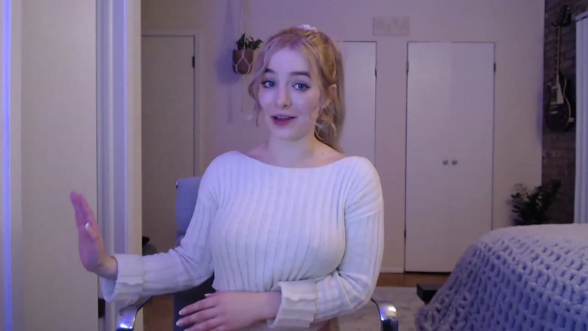 Gallery image thumbnail from SkylarSays's myfreecams stream on, 12/07/2022, 05:47 image 2 of 20