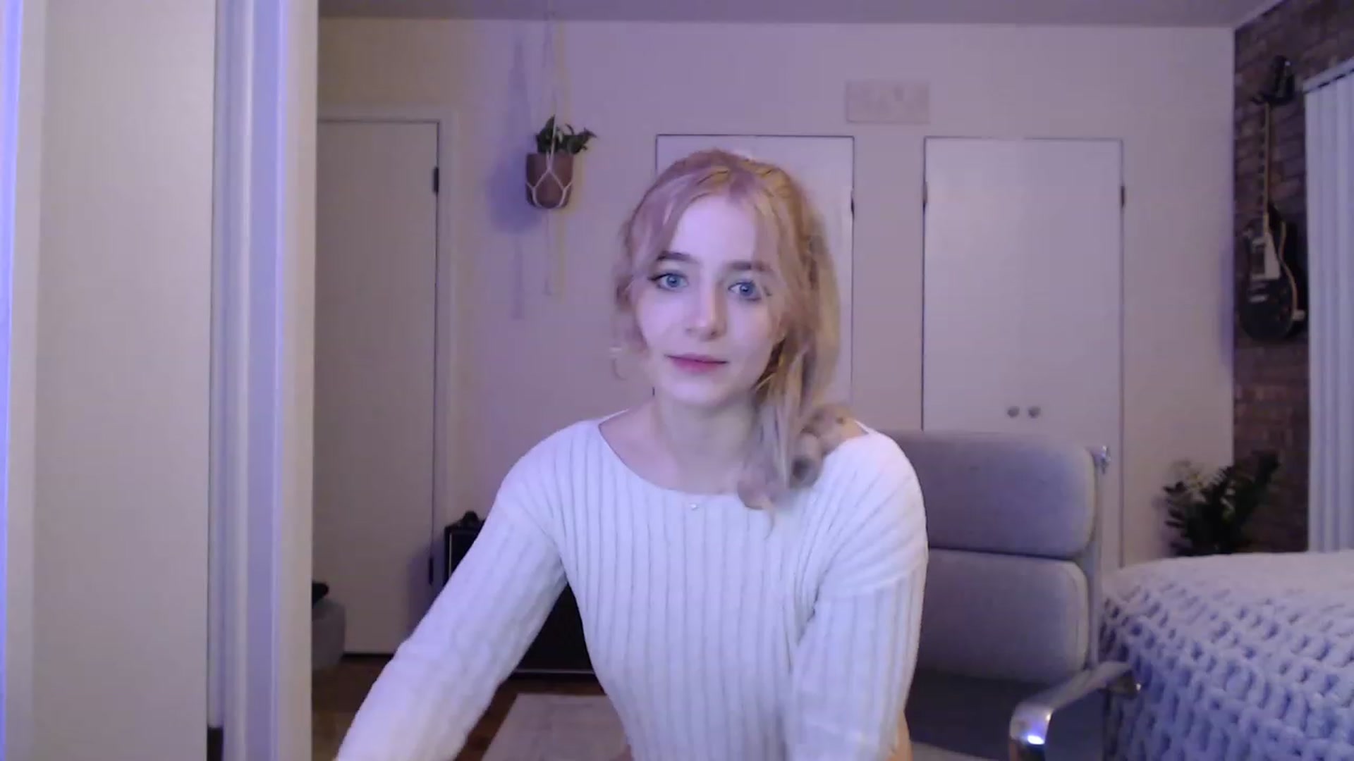 Gallery image thumbnail from SkylarSays's myfreecams stream on, 12/07/2022, 05:47 image 16 of 20
