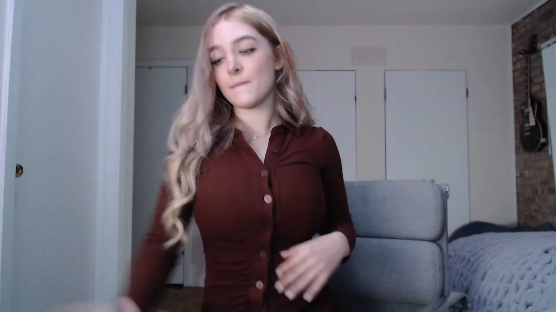 Gallery image thumbnail from SkylarSays's myfreecams stream on, 12/10/2022, 07:15 image 9 of 20