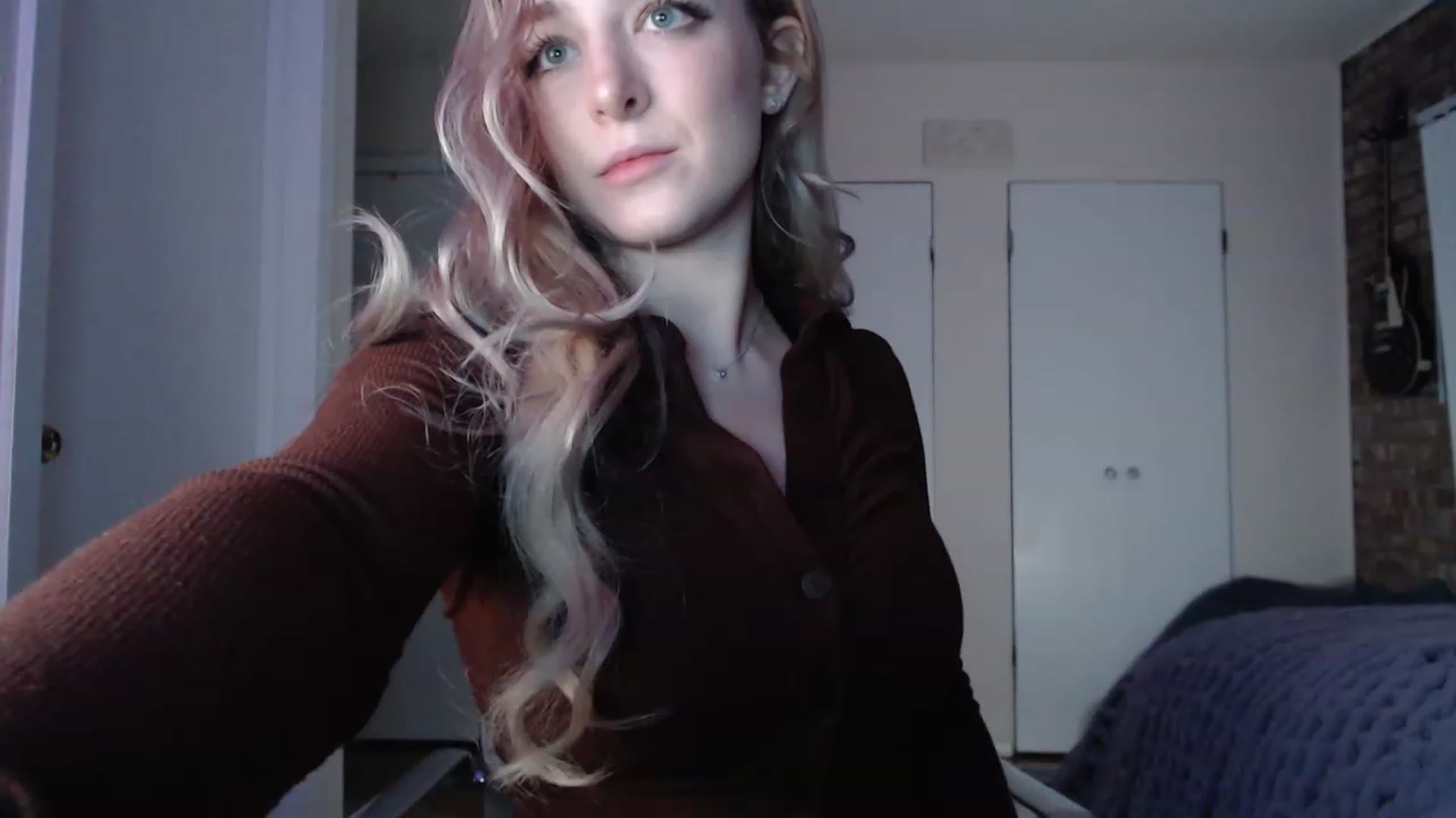 Gallery image thumbnail from SkylarSays's myfreecams stream on, 12/10/2022, 07:15 image 18 of 20