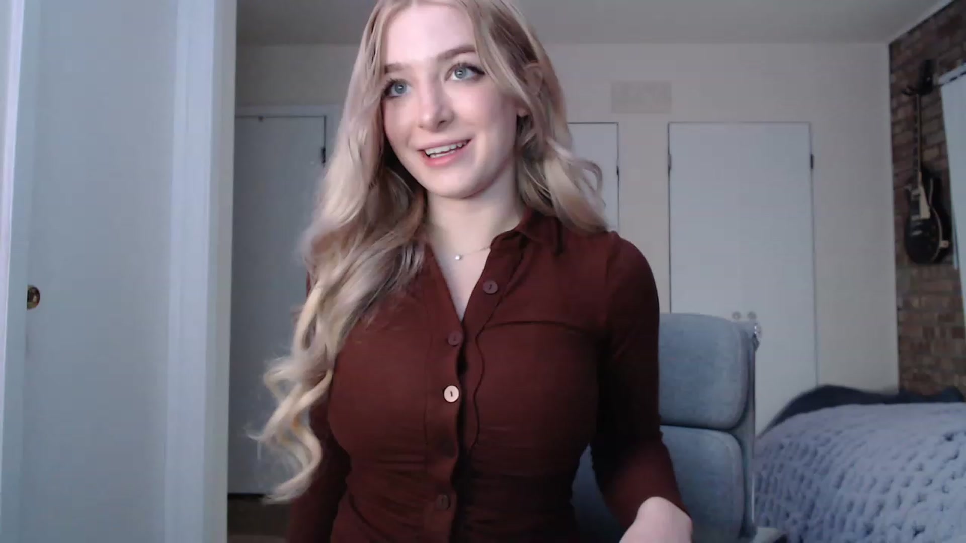 Gallery image thumbnail from SkylarSays's myfreecams stream on, 12/10/2022, 07:15 image 7 of 20