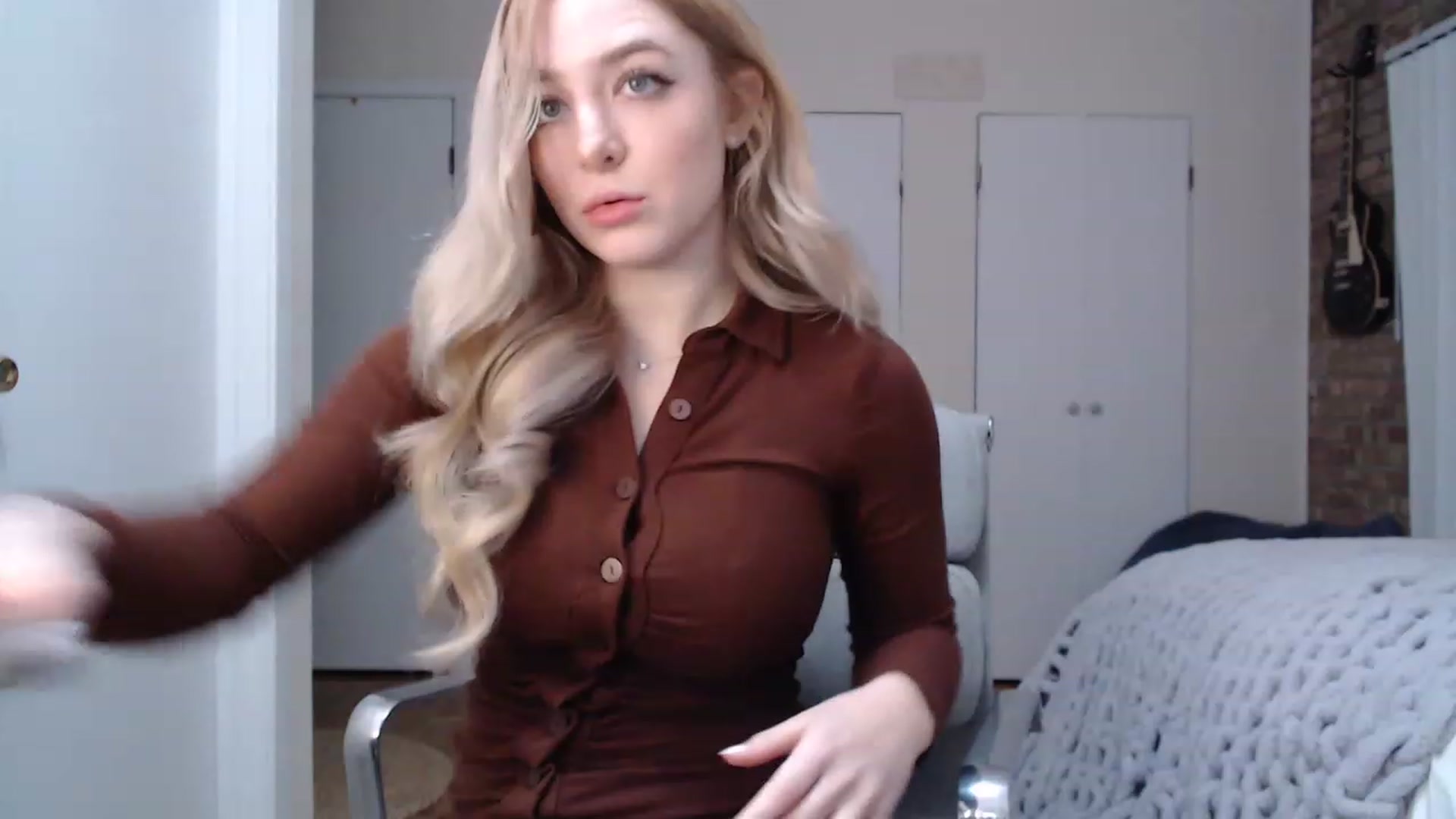 Gallery image thumbnail from SkylarSays's myfreecams stream on, 12/10/2022, 07:15 image 4 of 20