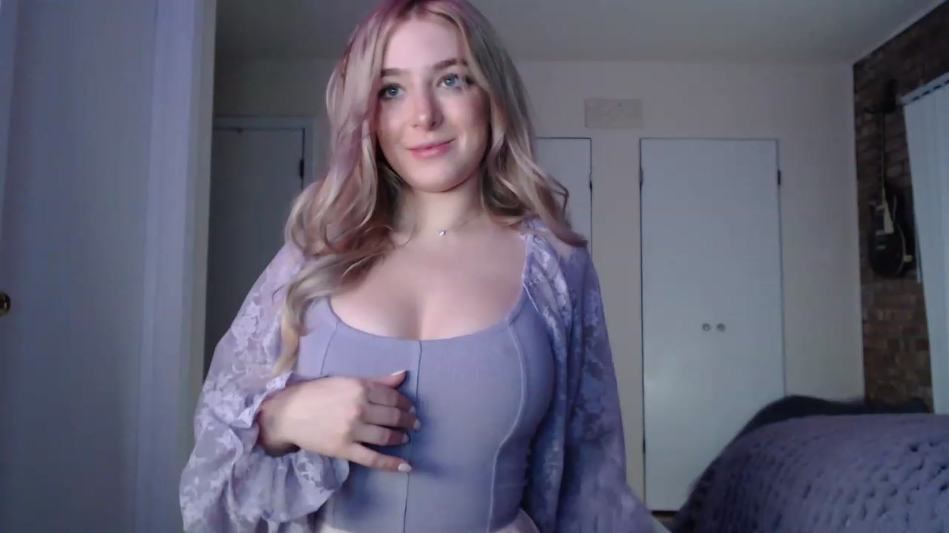 Gallery image thumbnail from SkylarSays's myfreecams stream on, 12/10/2022, 07:50 image 6 of 20