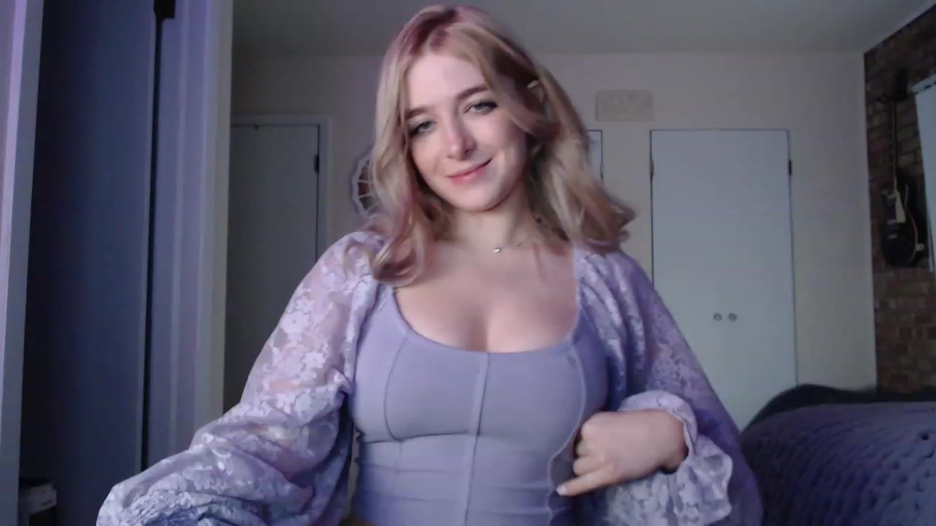 Gallery image thumbnail from SkylarSays's myfreecams stream on, 12/10/2022, 10:54 image 2 of 20