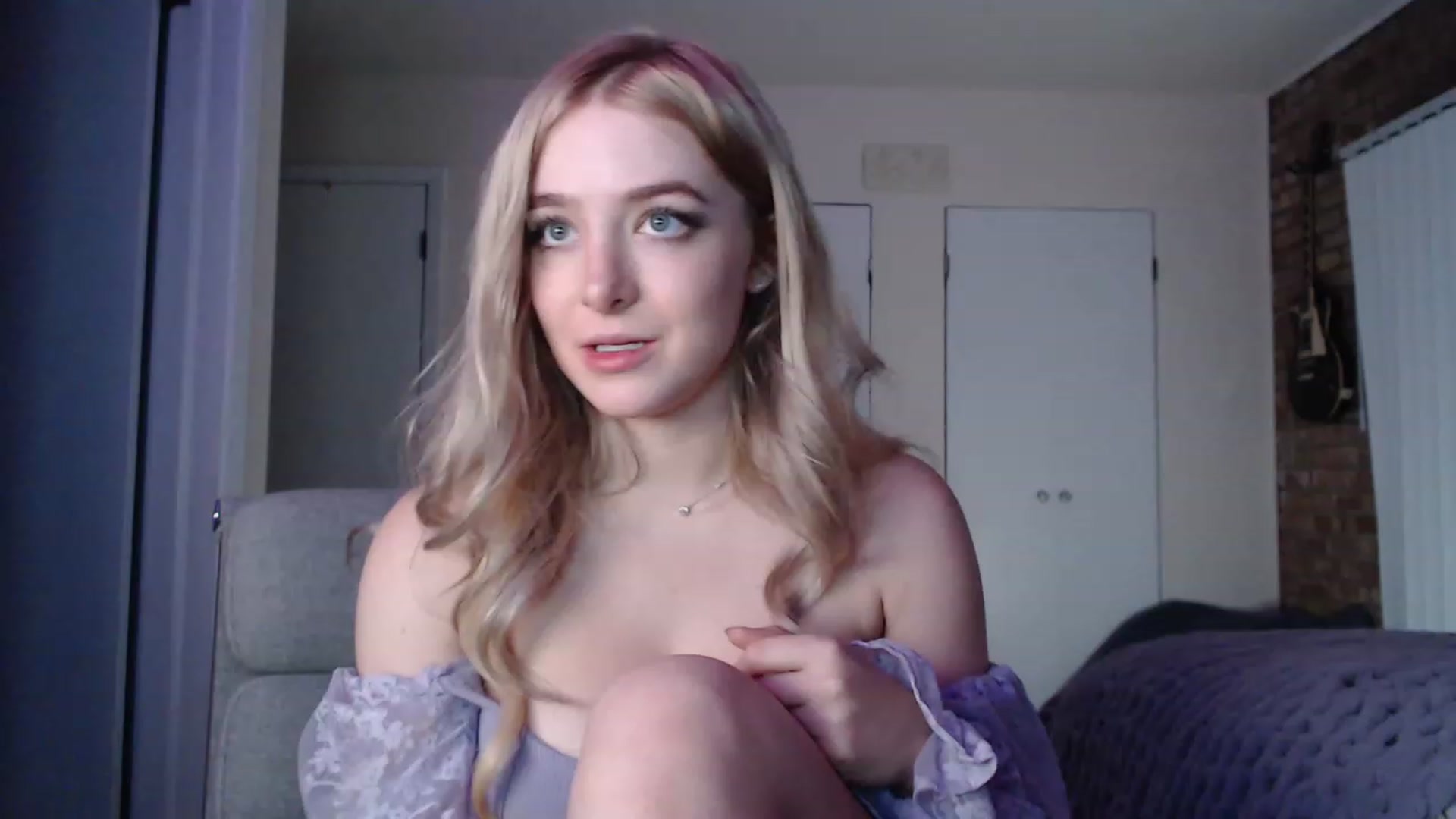 Gallery image thumbnail from SkylarSays's myfreecams stream on, 12/10/2022, 11:39 image 12 of 20