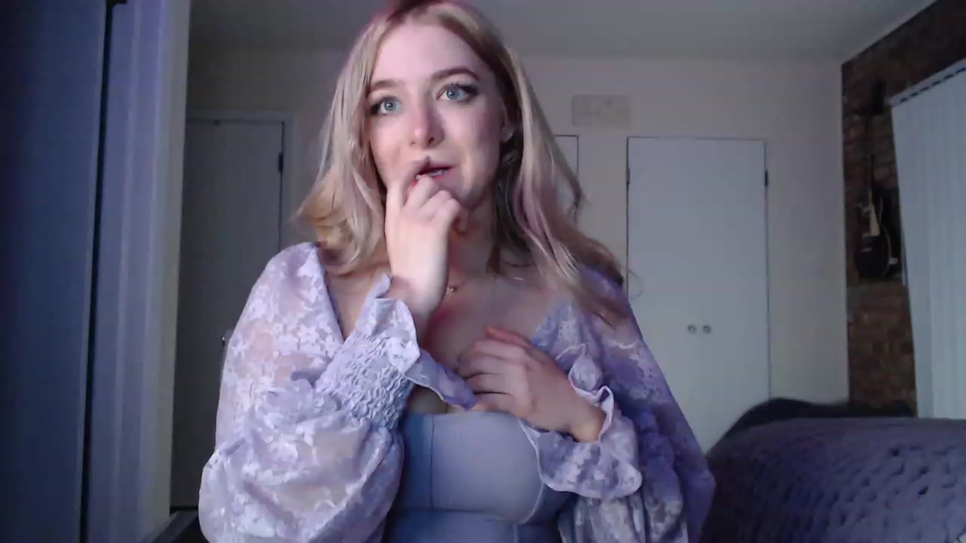 Gallery image thumbnail from SkylarSays's myfreecams stream on, 12/10/2022, 11:39 image 15 of 20