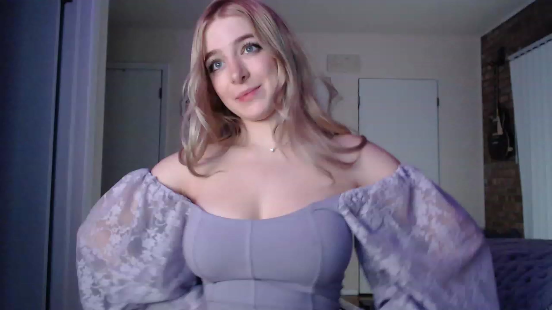 Gallery image thumbnail from SkylarSays's myfreecams stream on, 12/10/2022, 11:39 image 1 of 20