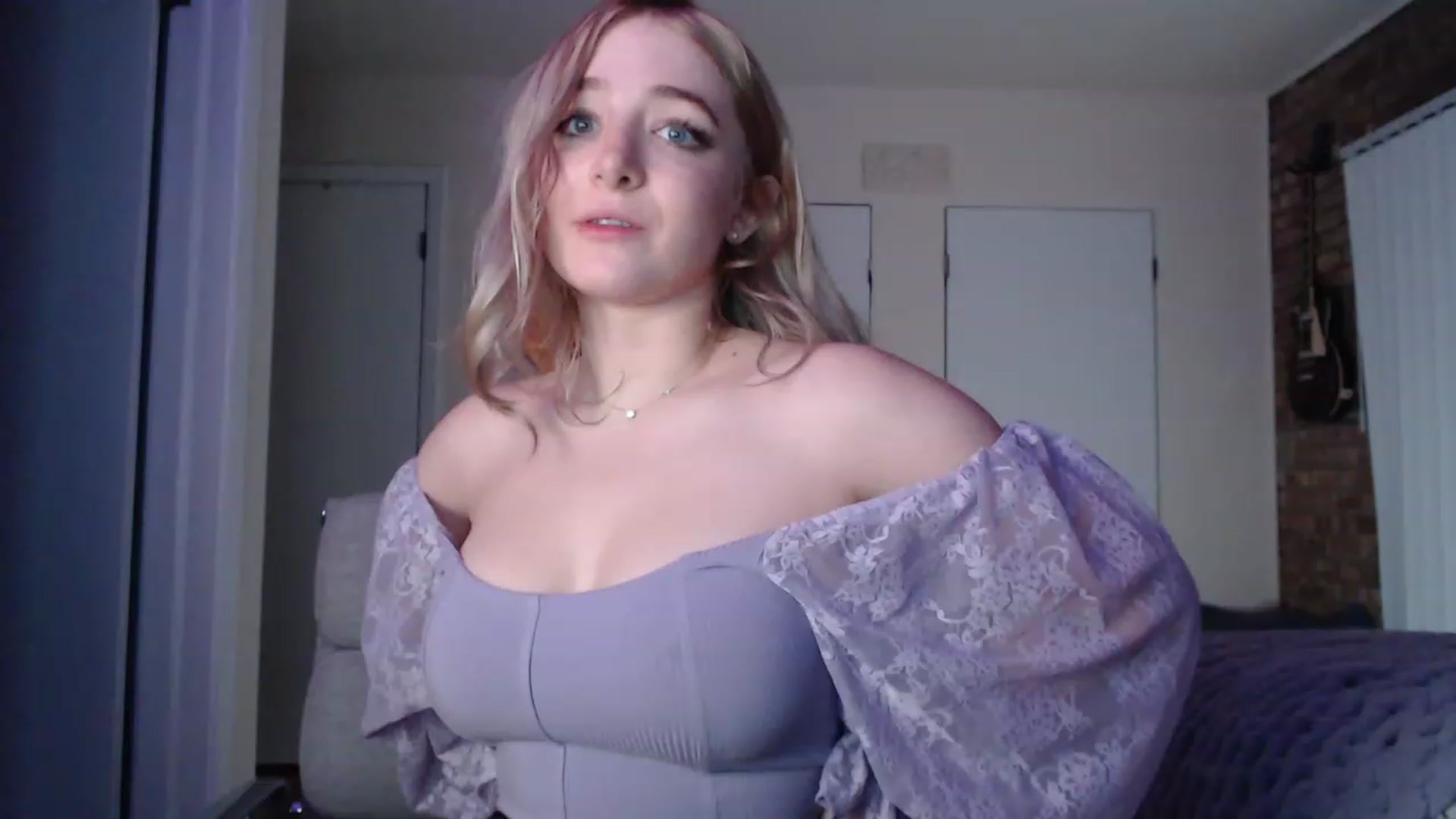 Gallery image thumbnail from SkylarSays's myfreecams stream on, 12/10/2022, 11:39 image 17 of 20