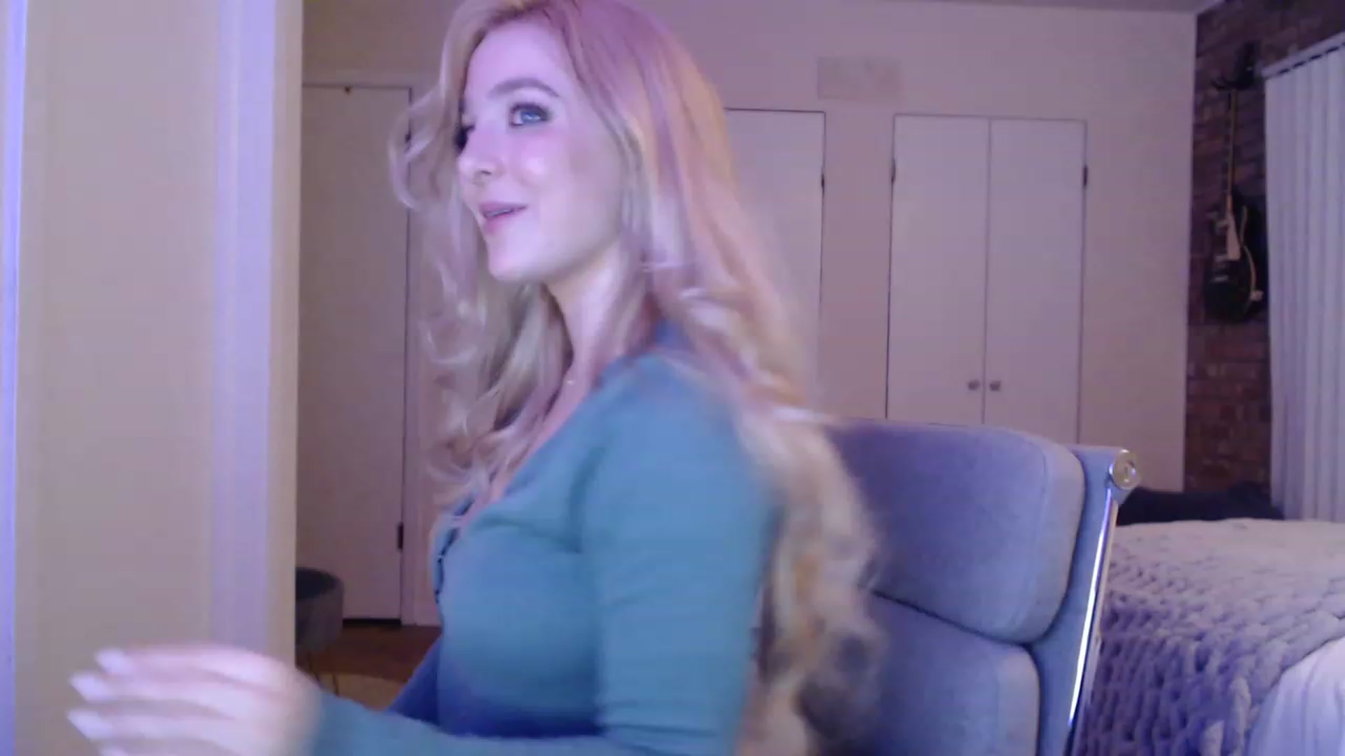 Gallery image thumbnail from SkylarSays's myfreecams stream on, 12/12/2022, 06:53 image 12 of 20