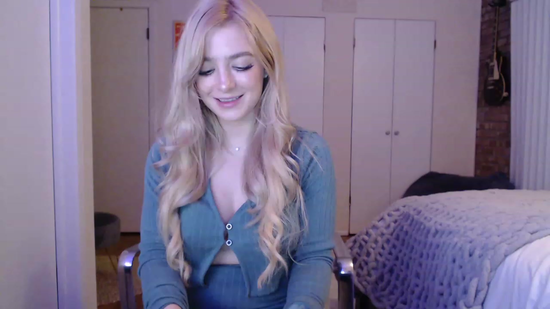 Gallery image thumbnail from SkylarSays's myfreecams stream on, 12/12/2022, 07:49 image 4 of 20