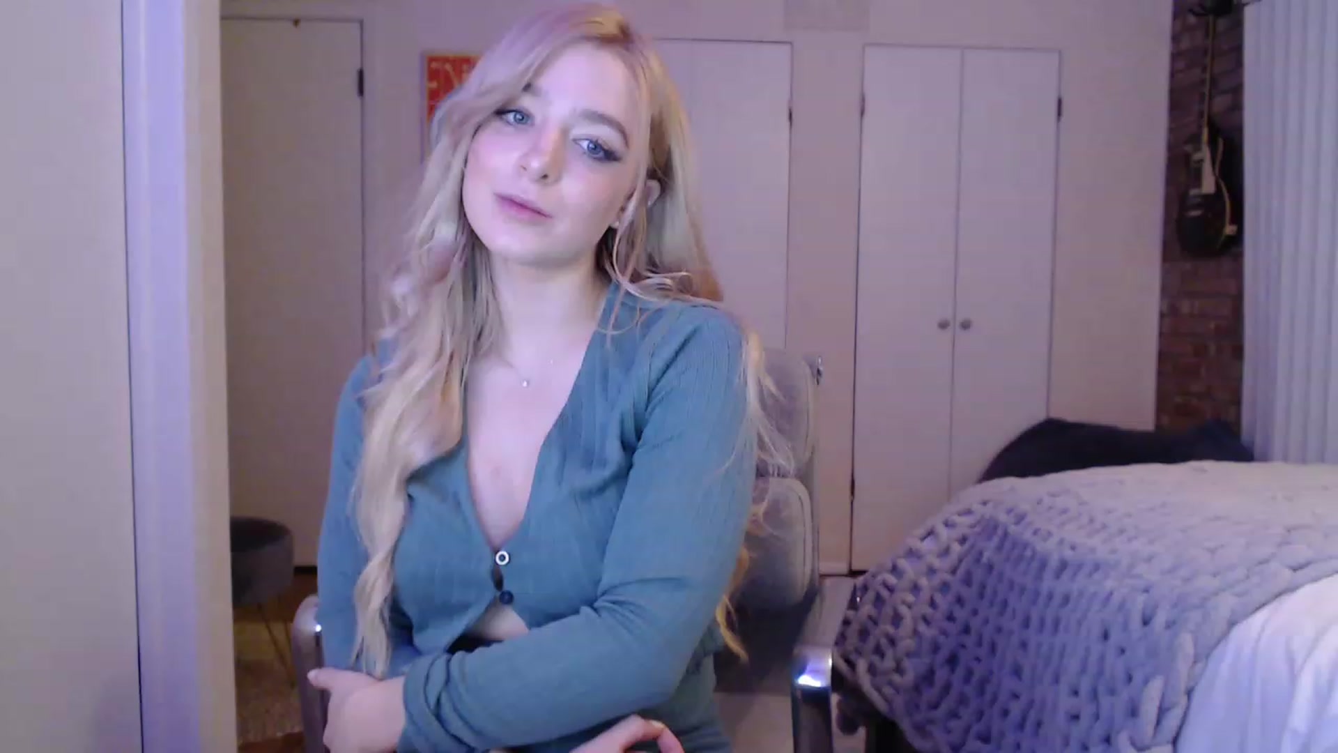 Gallery image thumbnail from SkylarSays's myfreecams stream on, 12/12/2022, 07:49 image 7 of 20