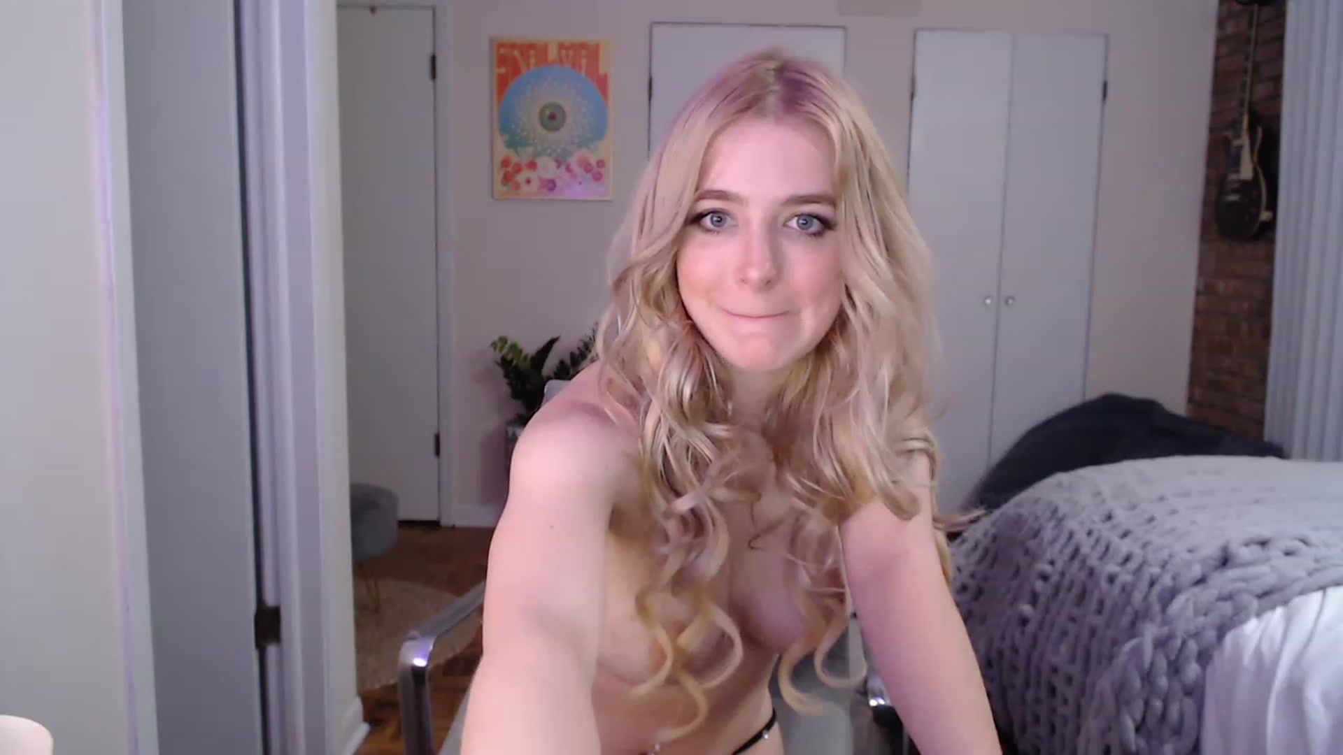 Gallery image thumbnail from SkylarSays's myfreecams stream on, 01/02/2023, 08:10 image 12 of 20