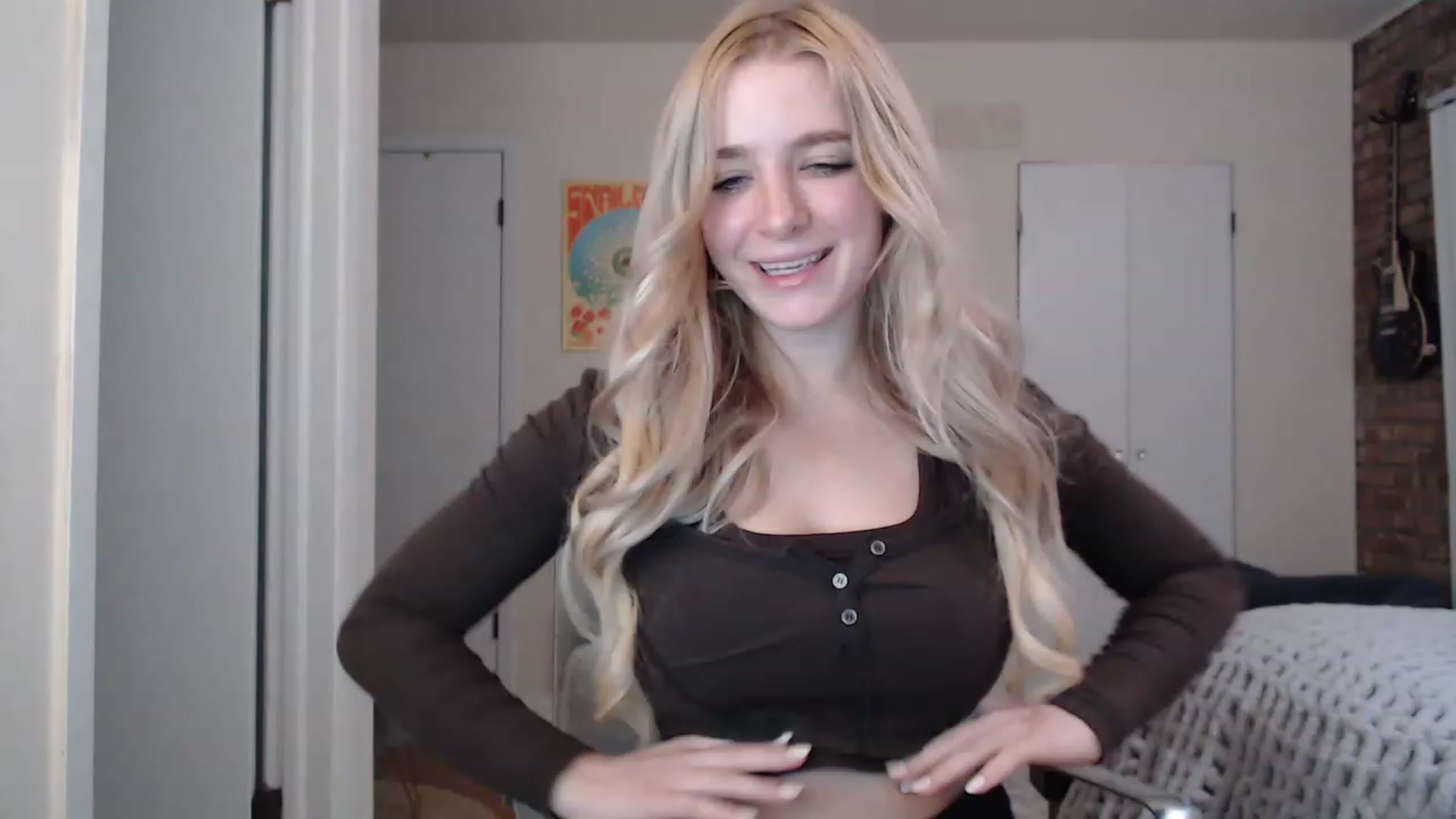 Gallery image thumbnail from SkylarSays's myfreecams stream on, 01/12/2023, 23:53 image 1 of 20