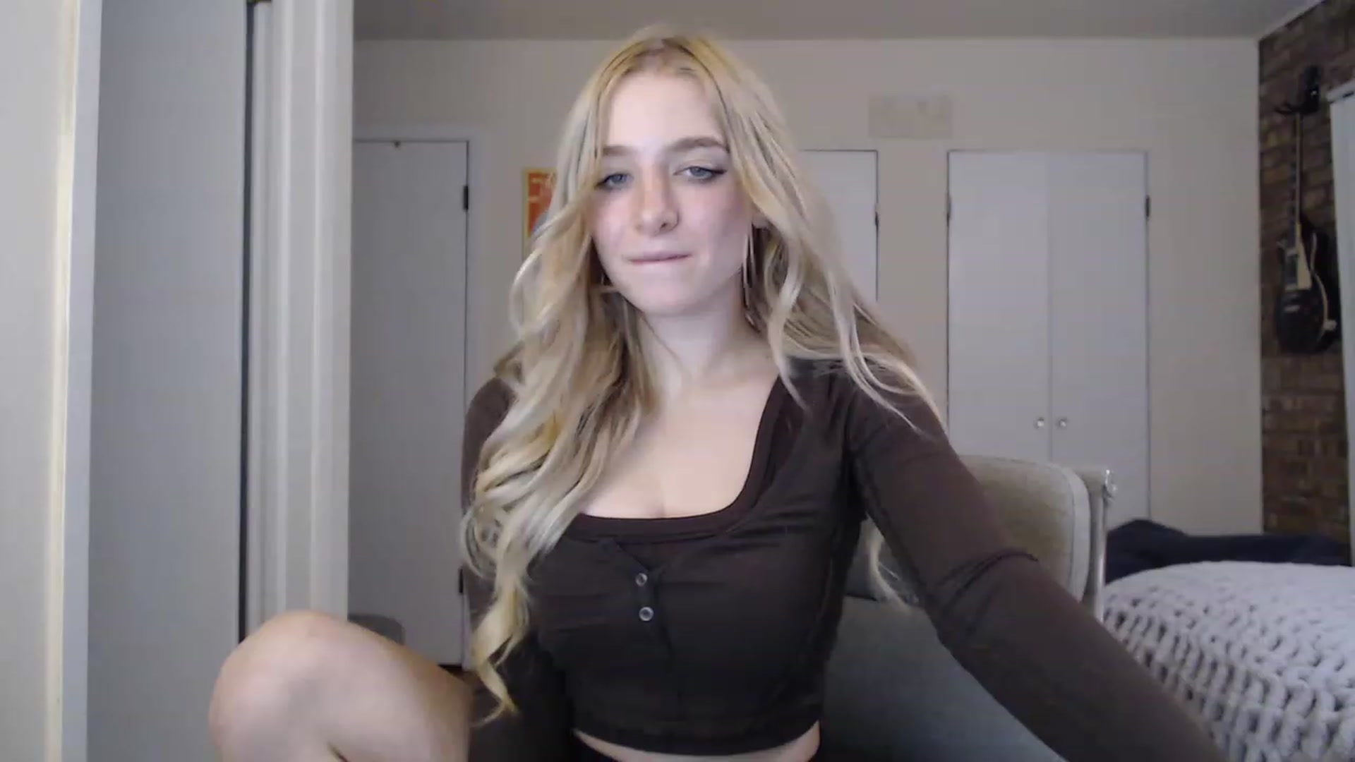 Gallery image thumbnail from SkylarSays's myfreecams stream on, 01/12/2023, 23:53 image 2 of 20