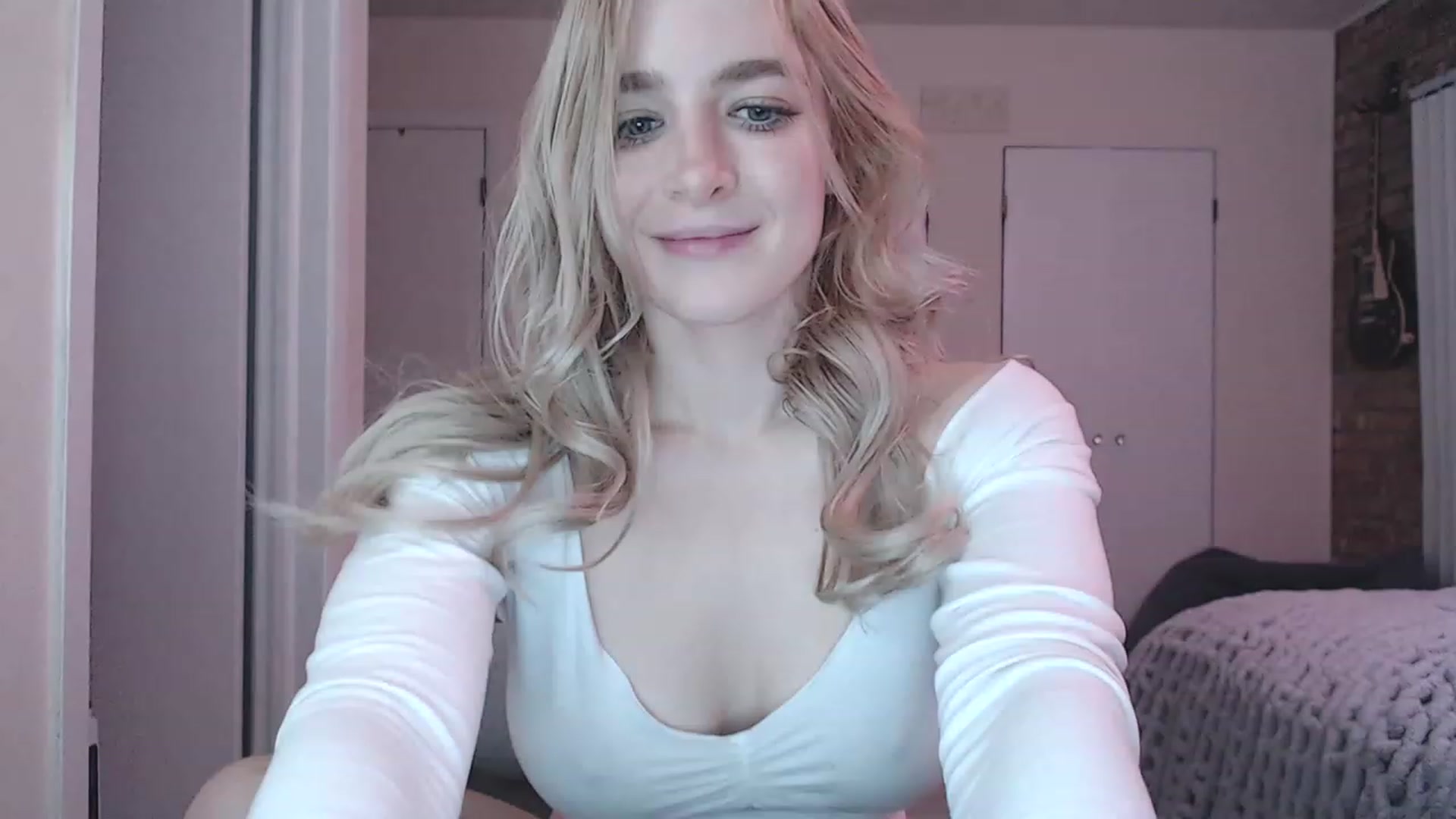 Gallery image thumbnail from SkylarSays's myfreecams stream on, 01/14/2023, 24:19 image 9 of 20