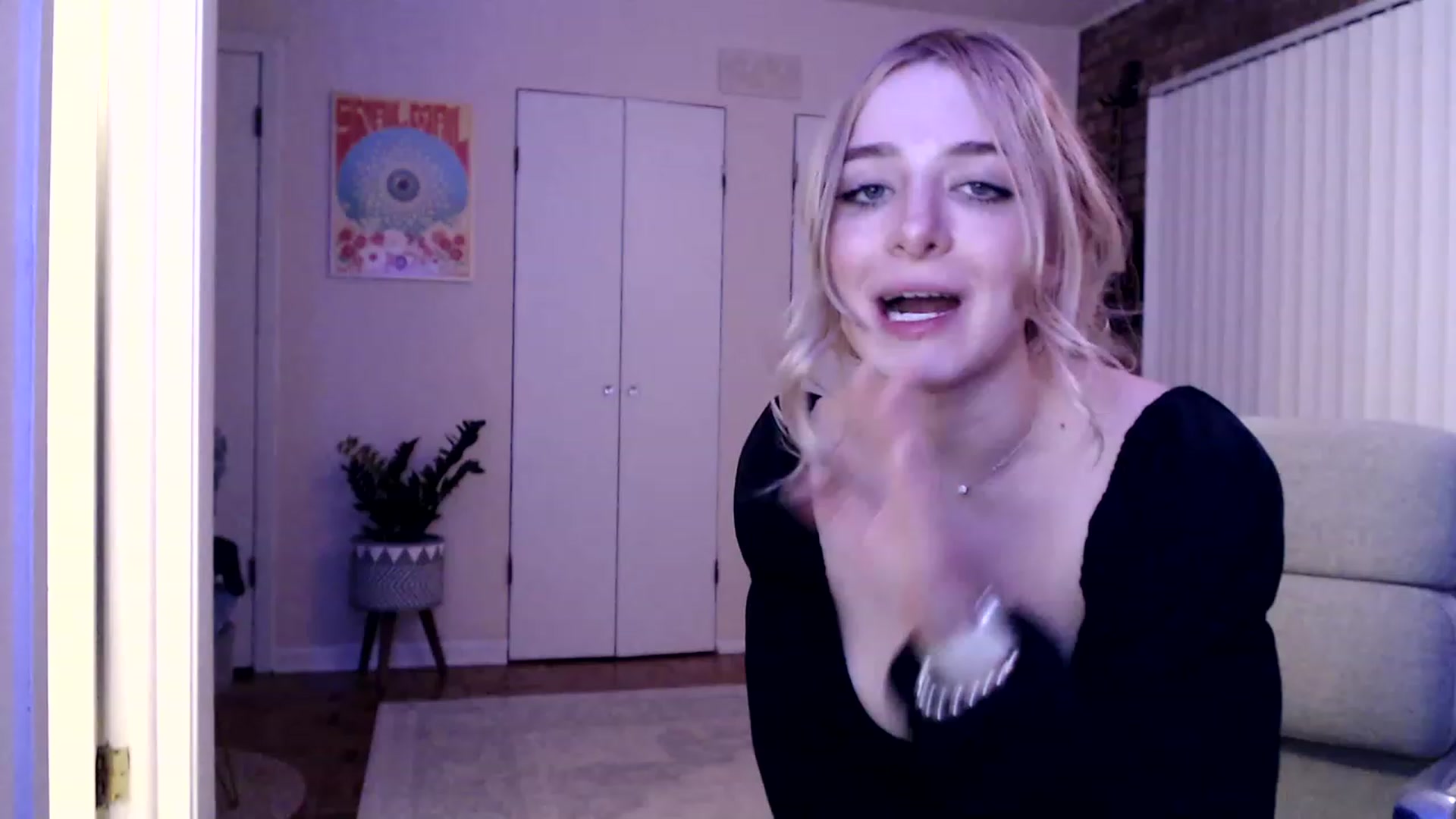 Gallery image thumbnail from SkylarSays's myfreecams stream on, 01/18/2023, 07:33 image 7 of 20