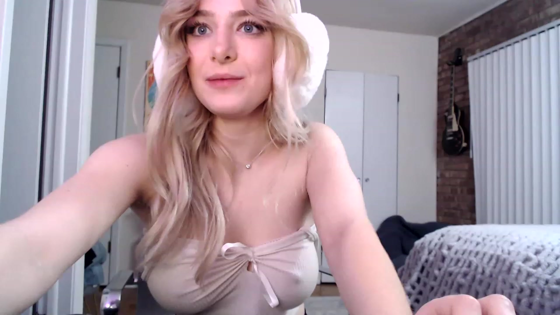 Gallery image thumbnail from SkylarSays's myfreecams stream on, 02/12/2023, 04:25 image 12 of 20