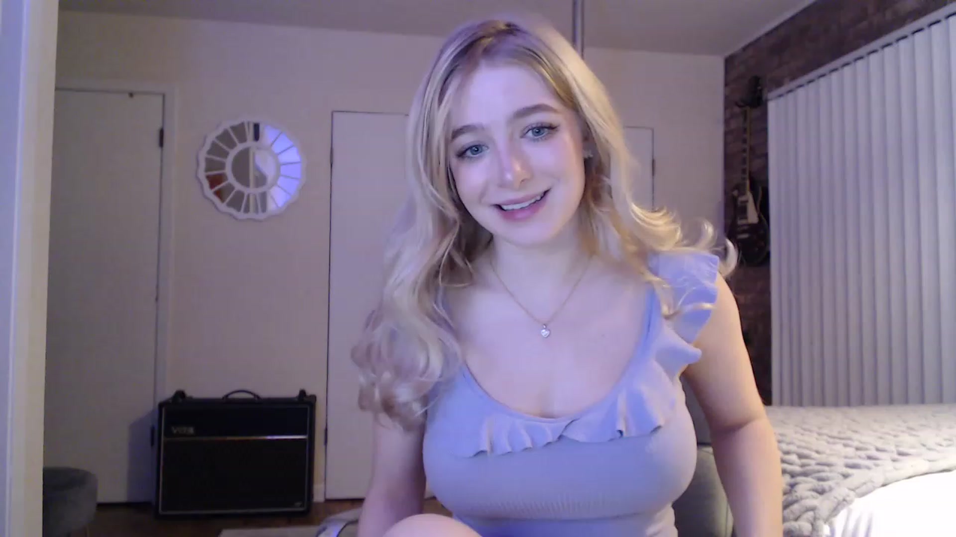 Gallery image thumbnail from SkylarSays's myfreecams stream on, 04/04/2023, 03:13 image 2 of 20