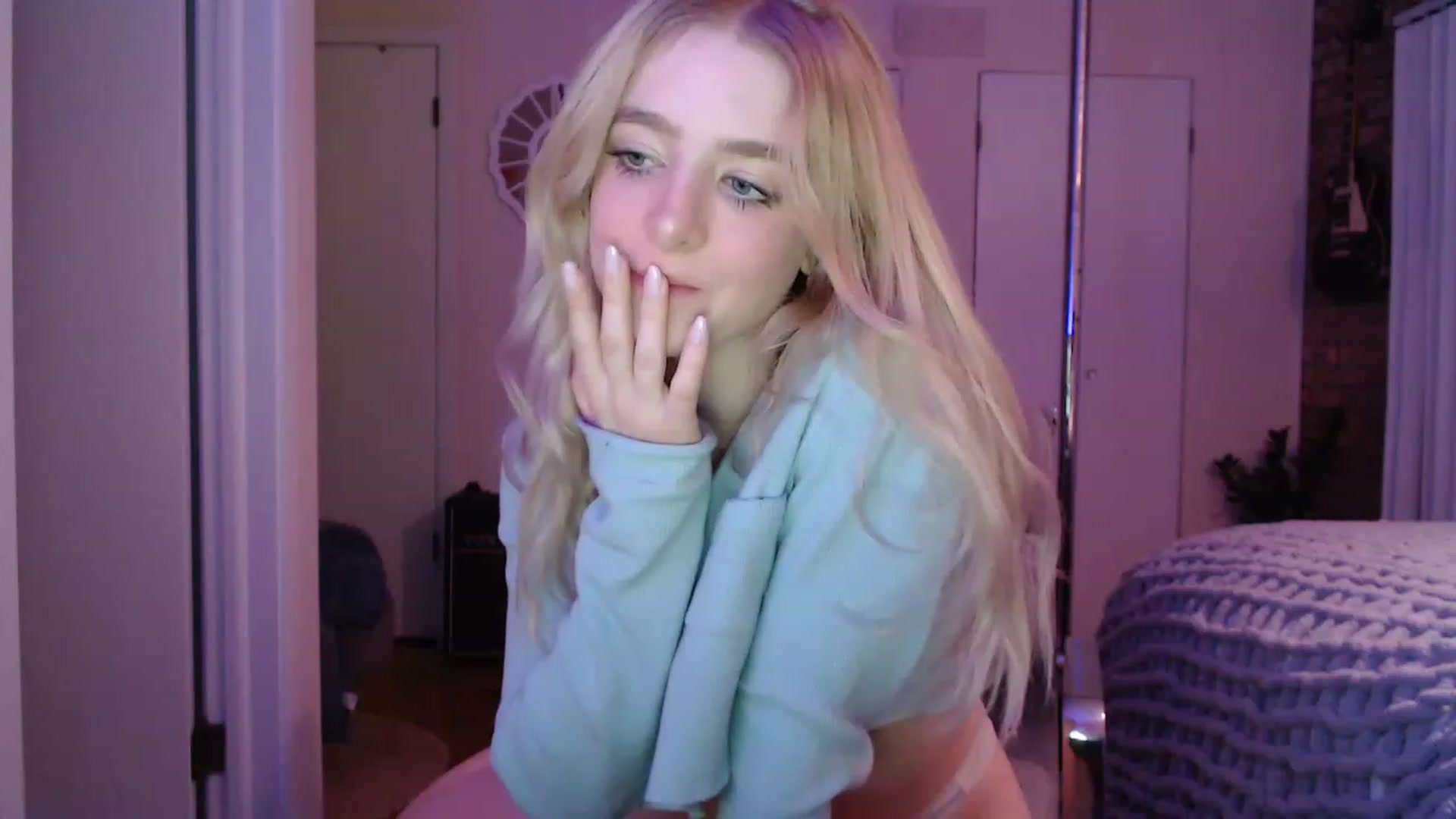 Gallery image thumbnail from SkylarSays's myfreecams stream on, 04/09/2023, 06:20 image 15 of 20