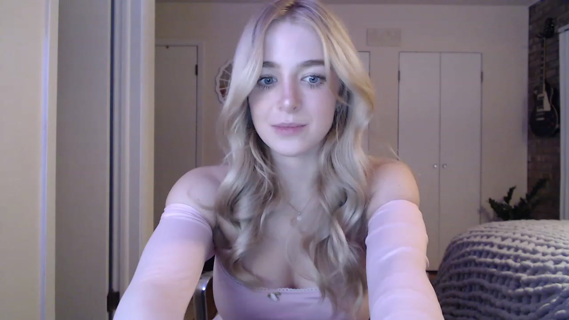 Gallery image thumbnail from SkylarSays's myfreecams stream on, 04/28/2023, 04:58 image 5 of 20