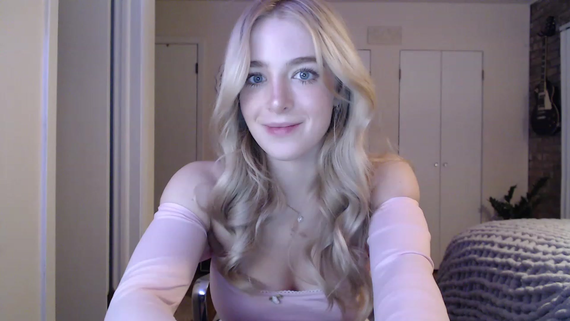Gallery image thumbnail from SkylarSays's myfreecams stream on, 04/28/2023, 04:58 image 4 of 20