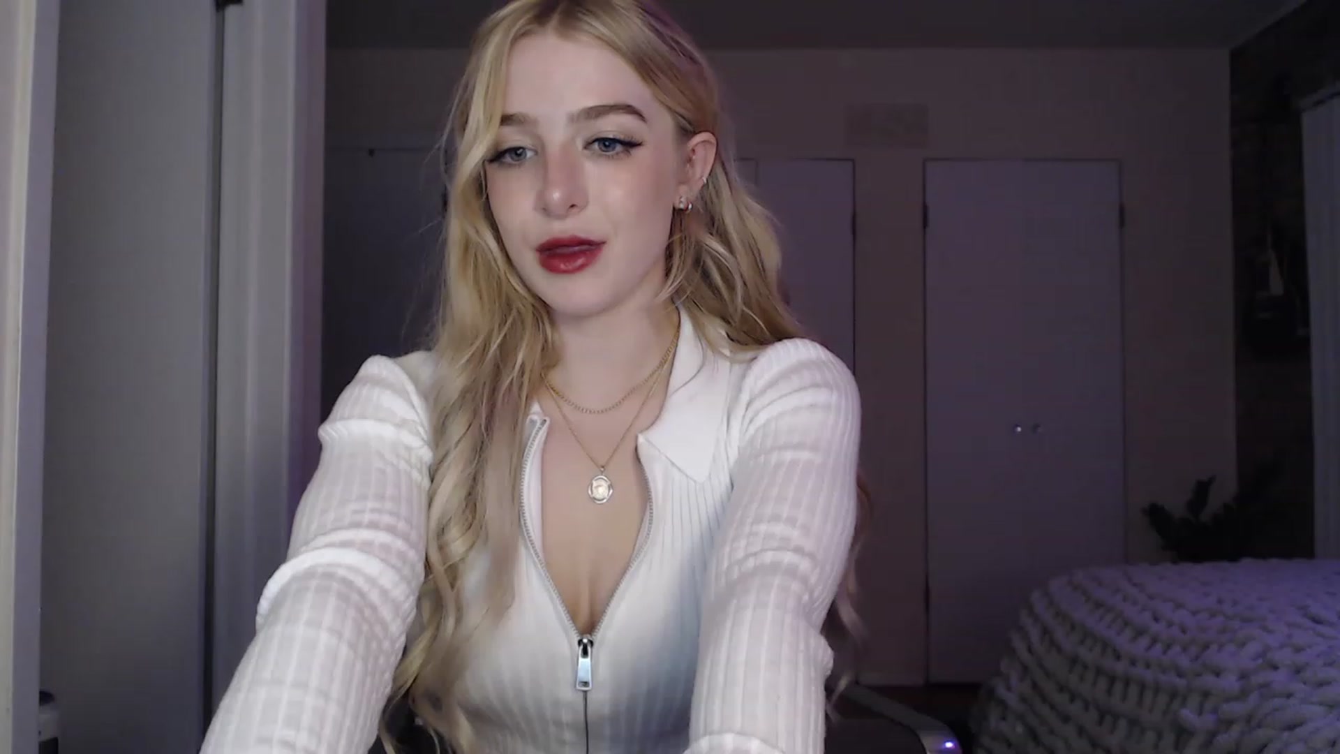 Gallery image thumbnail from SkylarSays's myfreecams stream on, 05/20/2023, 04:10 image 9 of 20