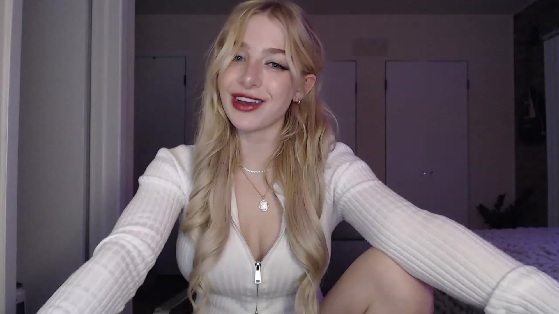 Gallery image thumbnail from SkylarSays's myfreecams stream on, 05/20/2023, 04:10 image 5 of 20
