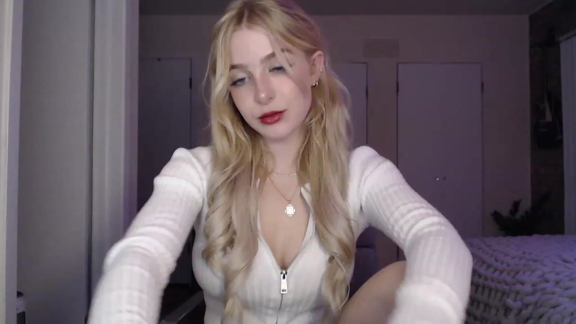 Gallery image thumbnail from SkylarSays's myfreecams stream on, 05/20/2023, 04:10 image 6 of 20
