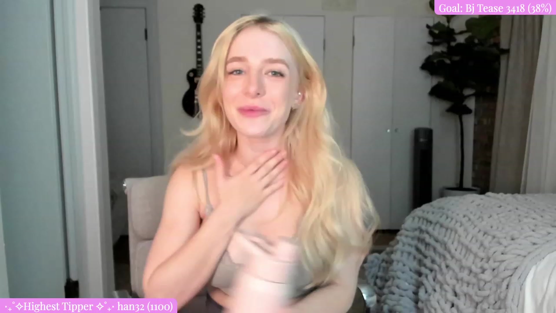 Gallery image thumbnail from SkylarSays's myfreecams stream on, 08/09/2023, 03:37 image 16 of 20
