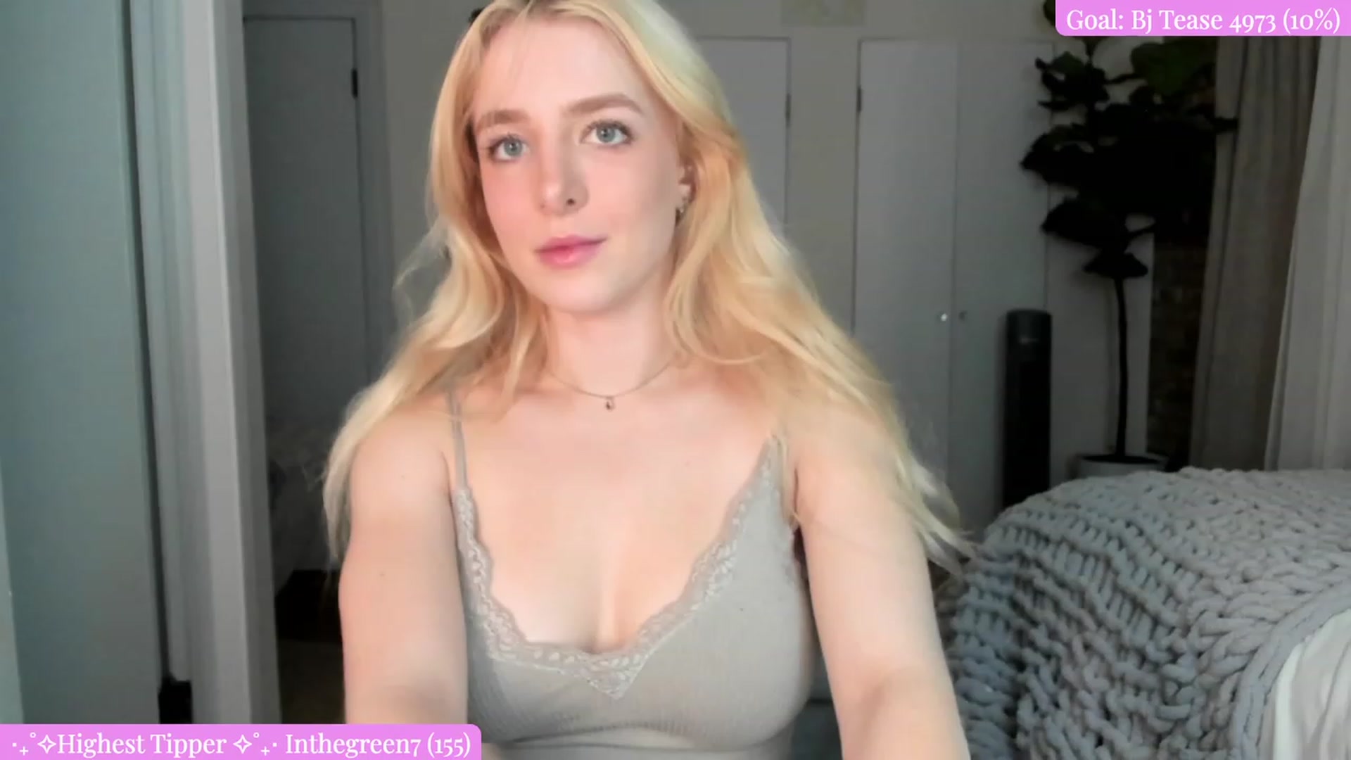 Gallery image thumbnail from SkylarSays's myfreecams stream on, 08/09/2023, 03:37 image 10 of 20