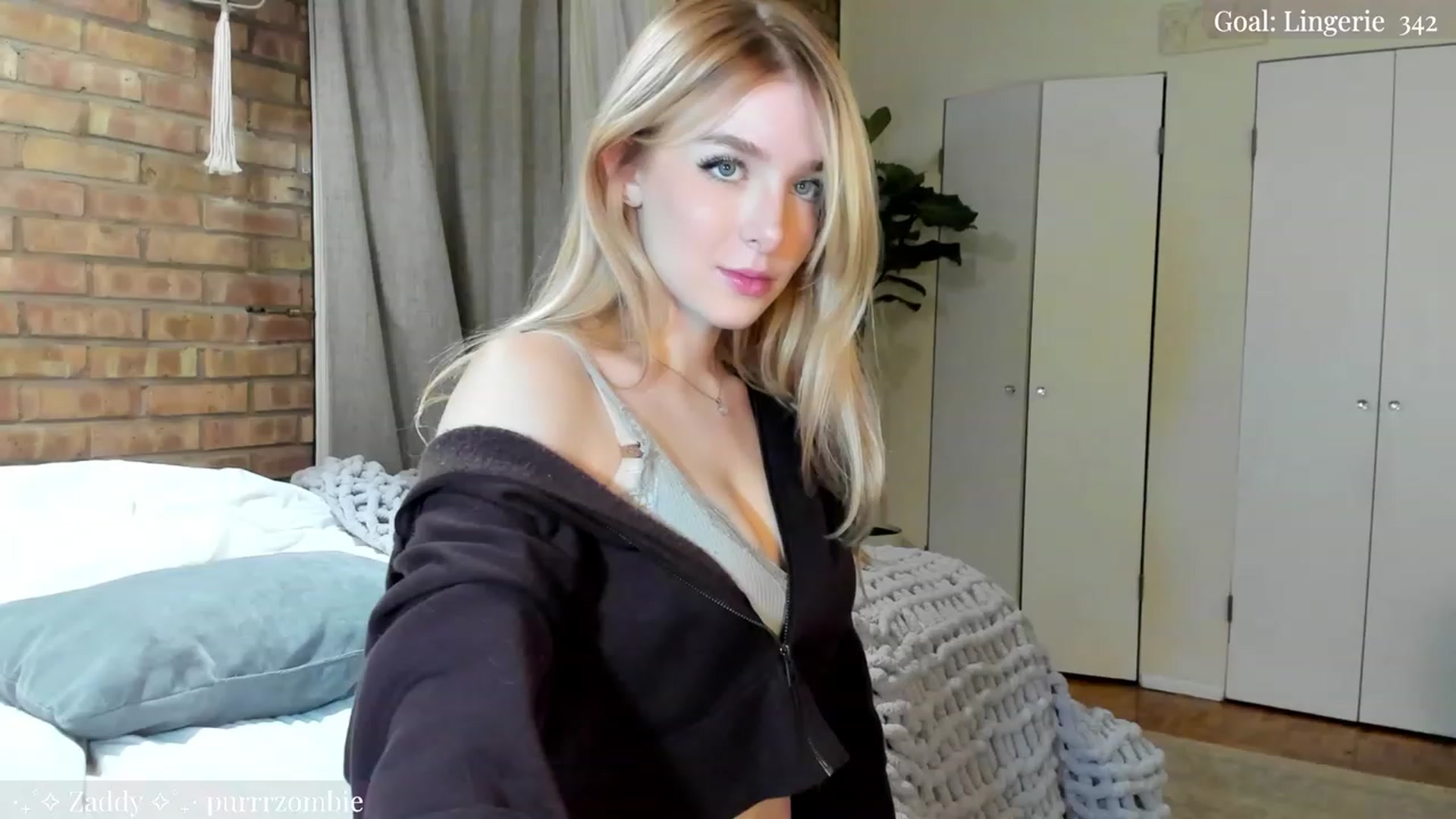 Gallery image thumbnail from SkylarSays's myfreecams stream on, 11/05/2023, 03:17 image 18 of 20