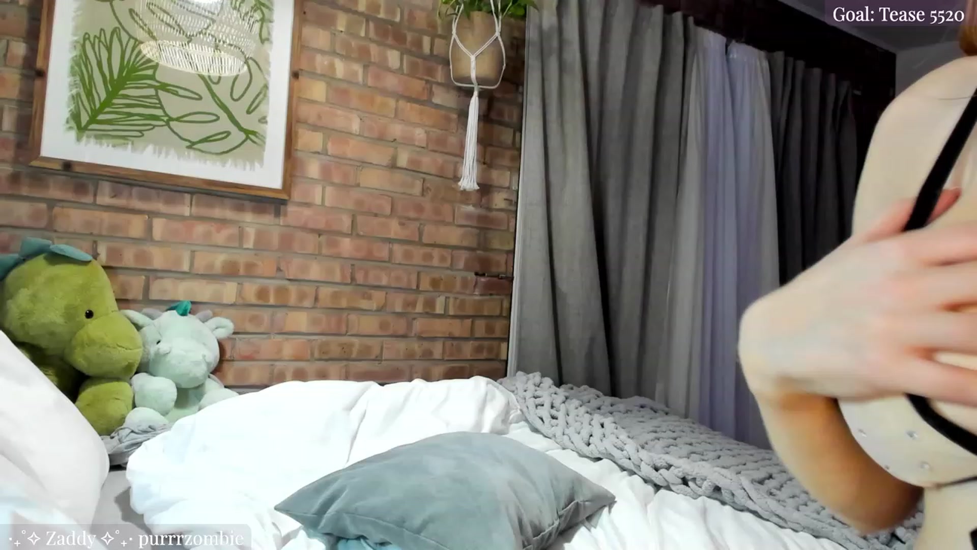 Gallery image thumbnail from SkylarSays's myfreecams stream on, 11/05/2023, 05:17 image 5 of 20