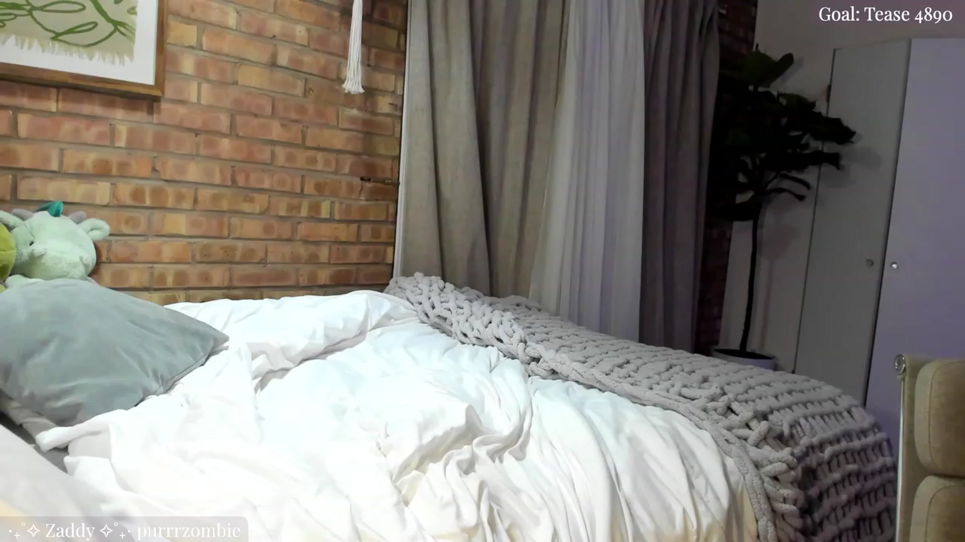 Gallery image thumbnail from SkylarSays's myfreecams stream on, 11/05/2023, 05:17 image 9 of 20