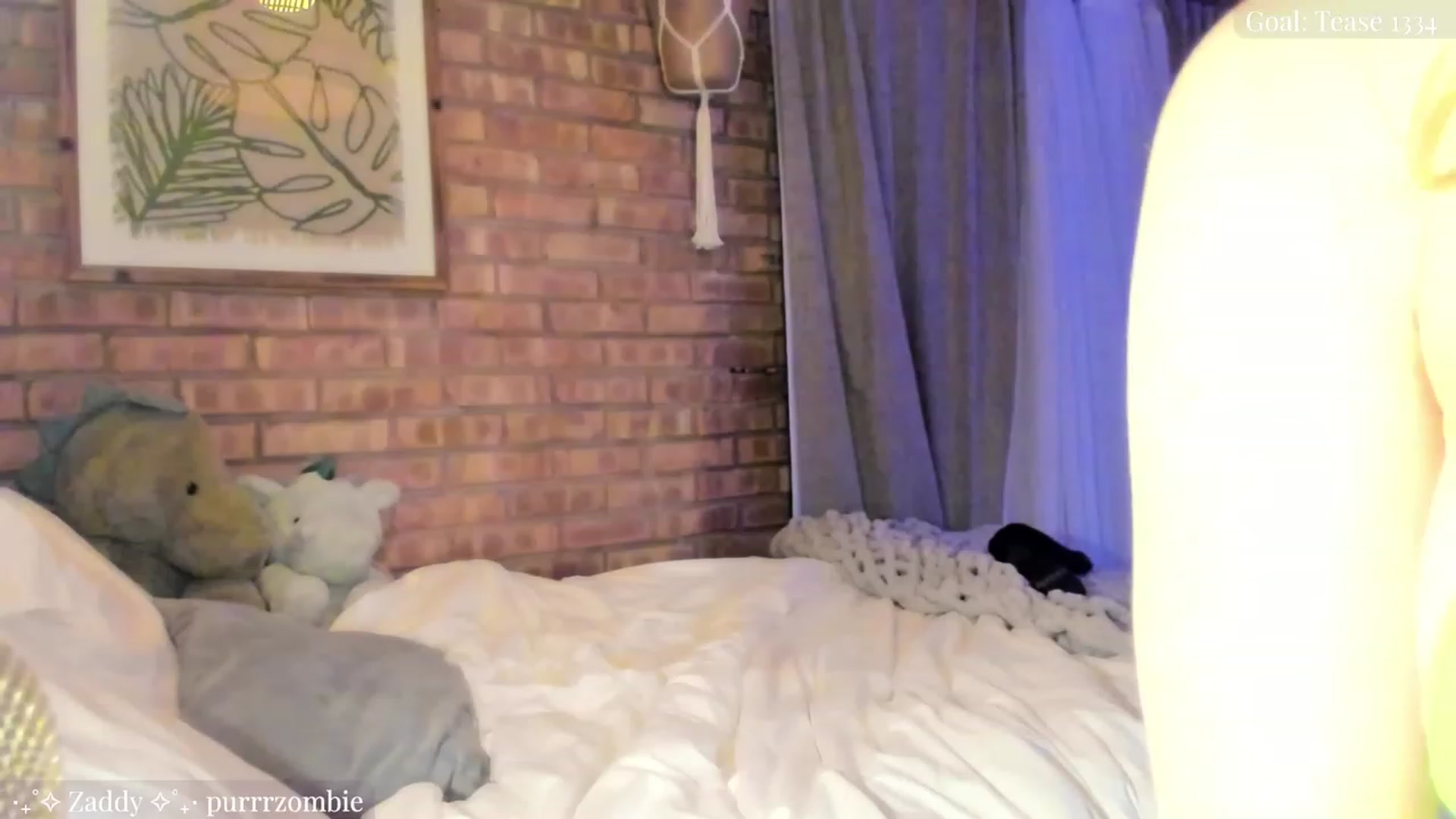 Gallery image thumbnail from SkylarSays's myfreecams stream on, 11/05/2023, 06:56 image 16 of 20