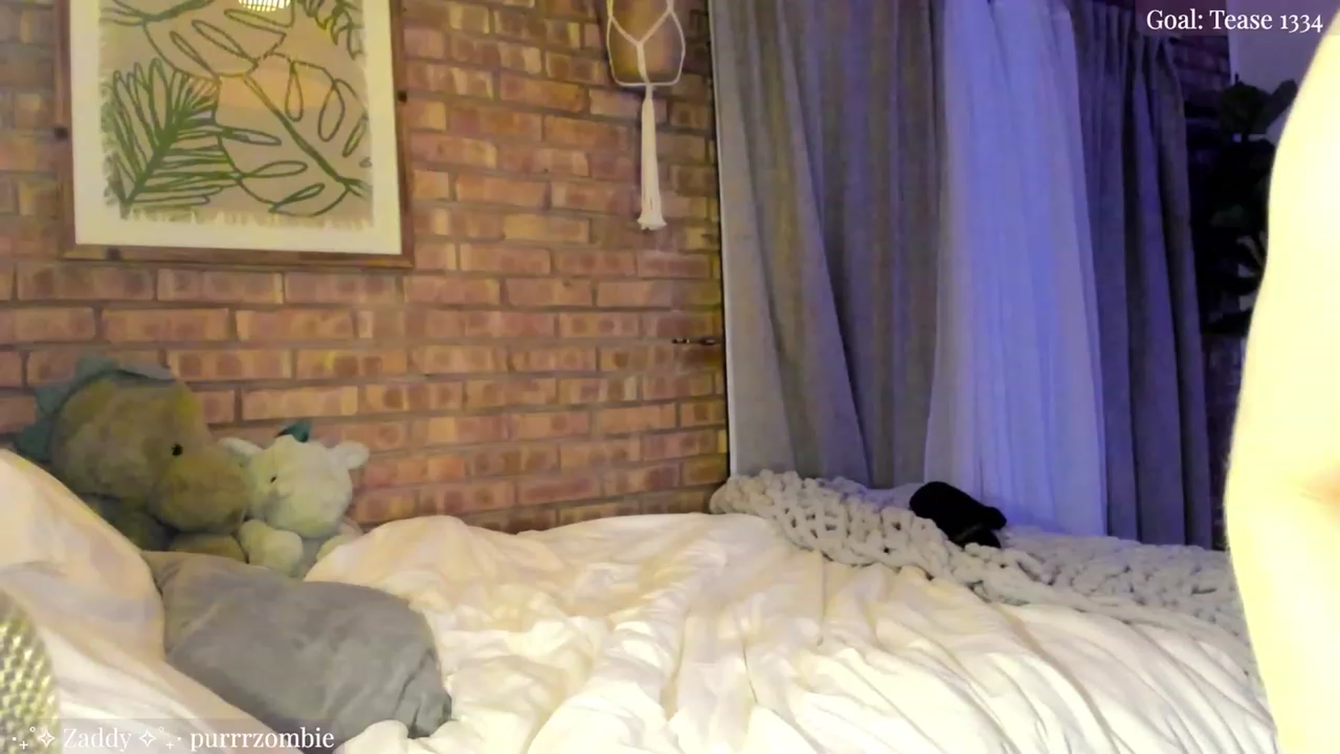 Gallery image thumbnail from SkylarSays's myfreecams stream on, 11/05/2023, 06:56 image 18 of 20
