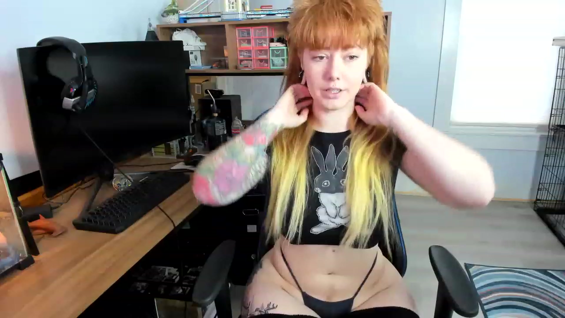 Gallery image thumbnail from SkylarShark's myfreecams stream on, 02/26/2023, 15:51 image 3 of 20