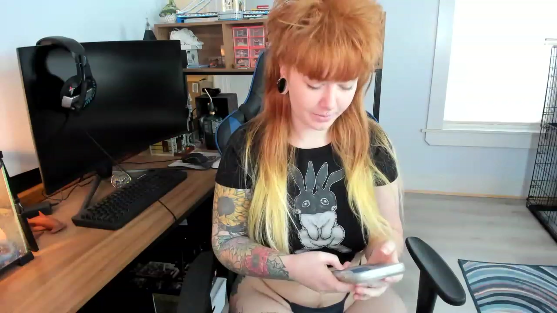Gallery image thumbnail from SkylarShark's myfreecams stream on, 02/26/2023, 15:51 image 9 of 20
