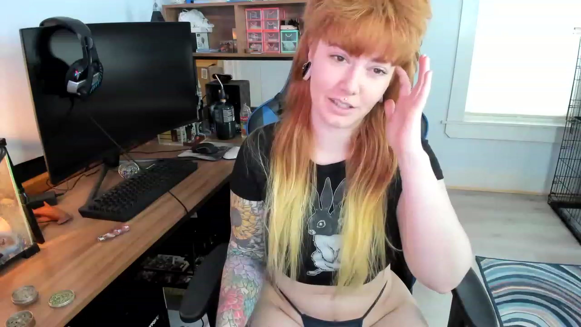 Gallery image thumbnail from SkylarShark's myfreecams stream on, 02/26/2023, 16:14 image 17 of 20