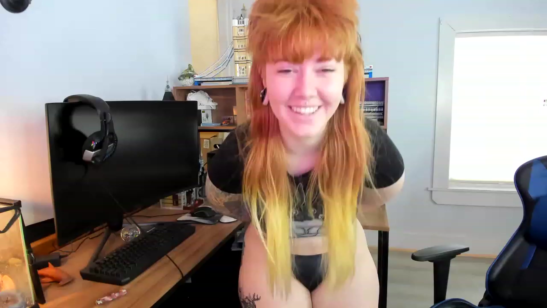 Gallery image thumbnail from SkylarShark's myfreecams stream on, 02/26/2023, 16:14 image 12 of 20