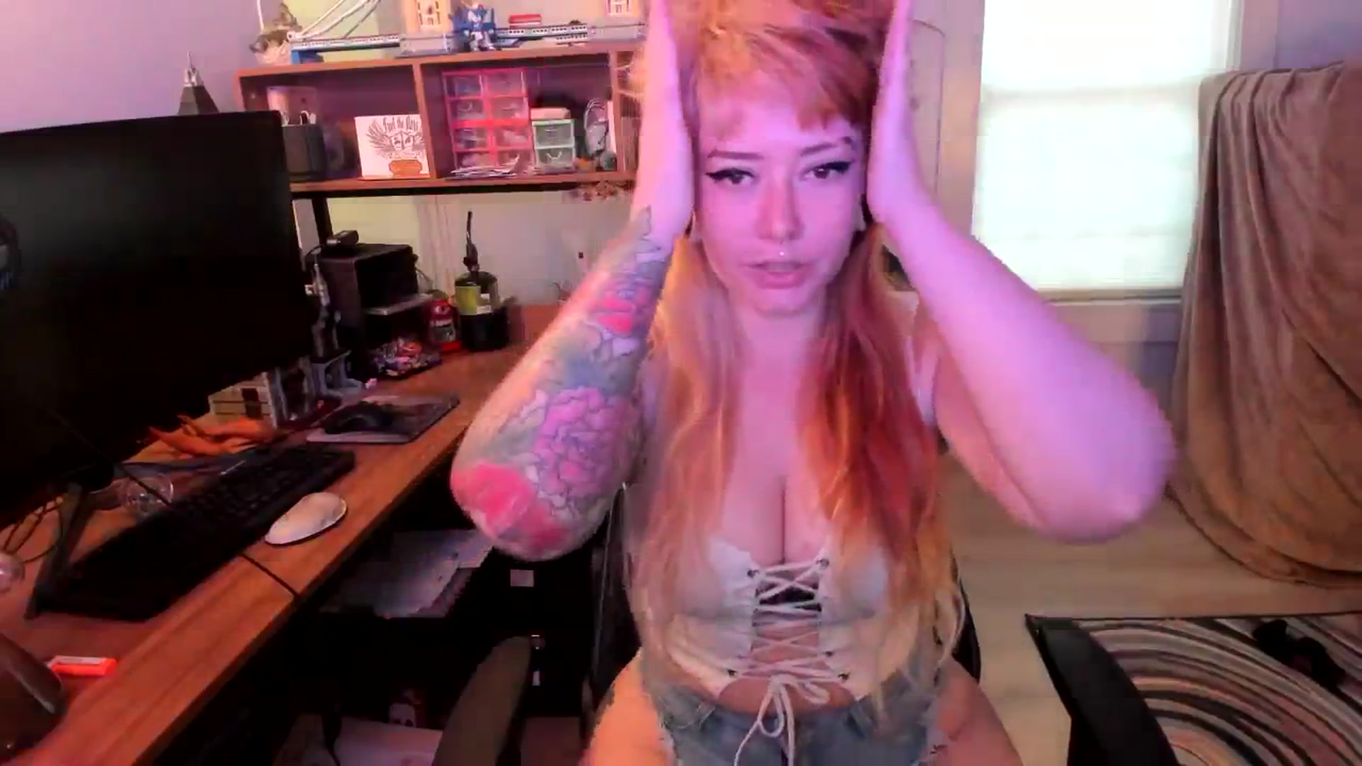 Gallery image thumbnail from SkylarShark's myfreecams stream on, 10/12/2023, 16:19 image 9 of 20