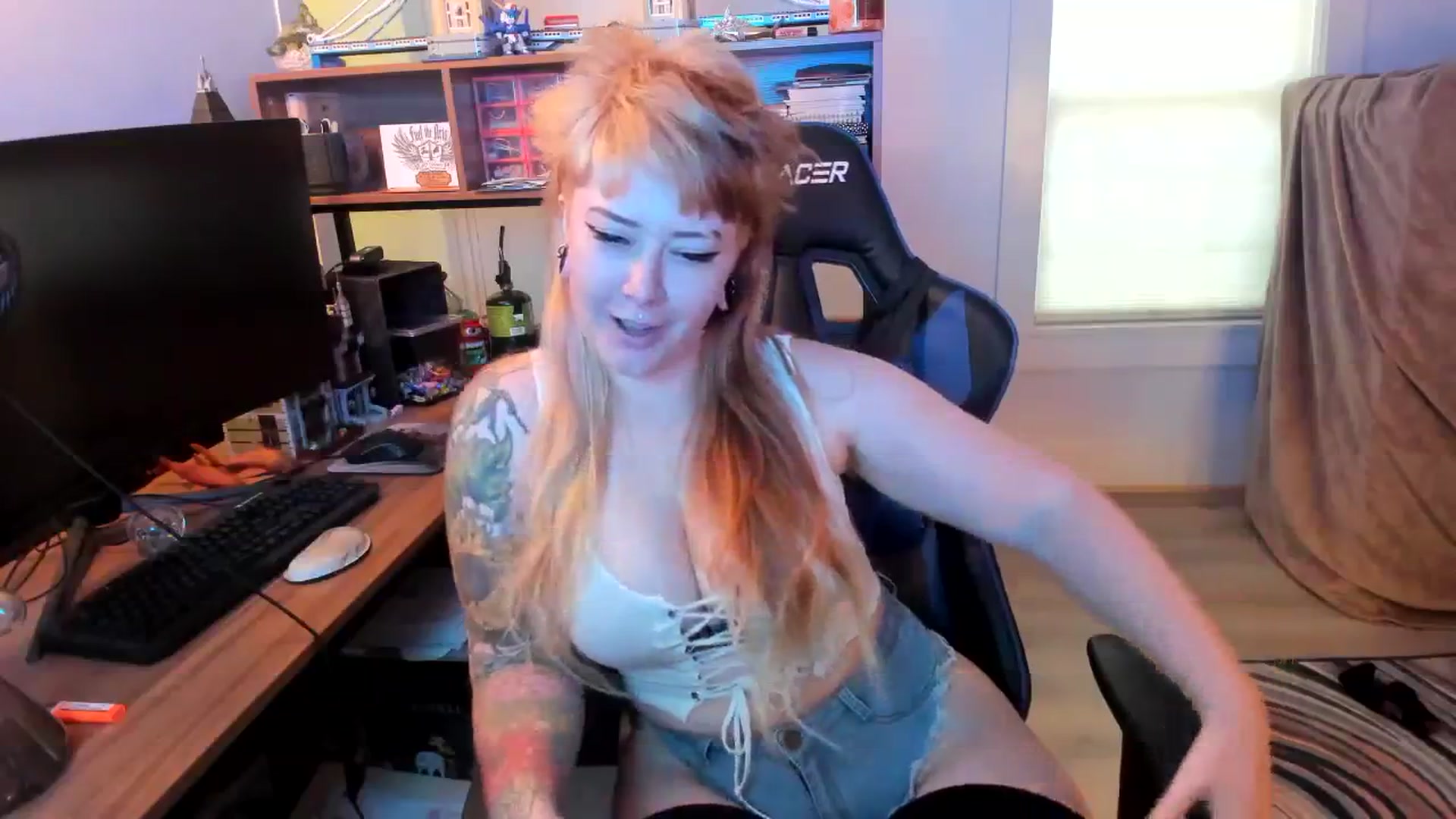 Gallery image thumbnail from SkylarShark's myfreecams stream on, 10/12/2023, 16:19 image 6 of 20