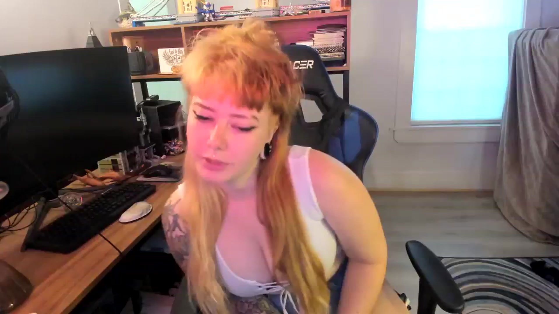 Gallery image thumbnail from SkylarShark's myfreecams stream on, 10/12/2023, 17:10 image 20 of 20