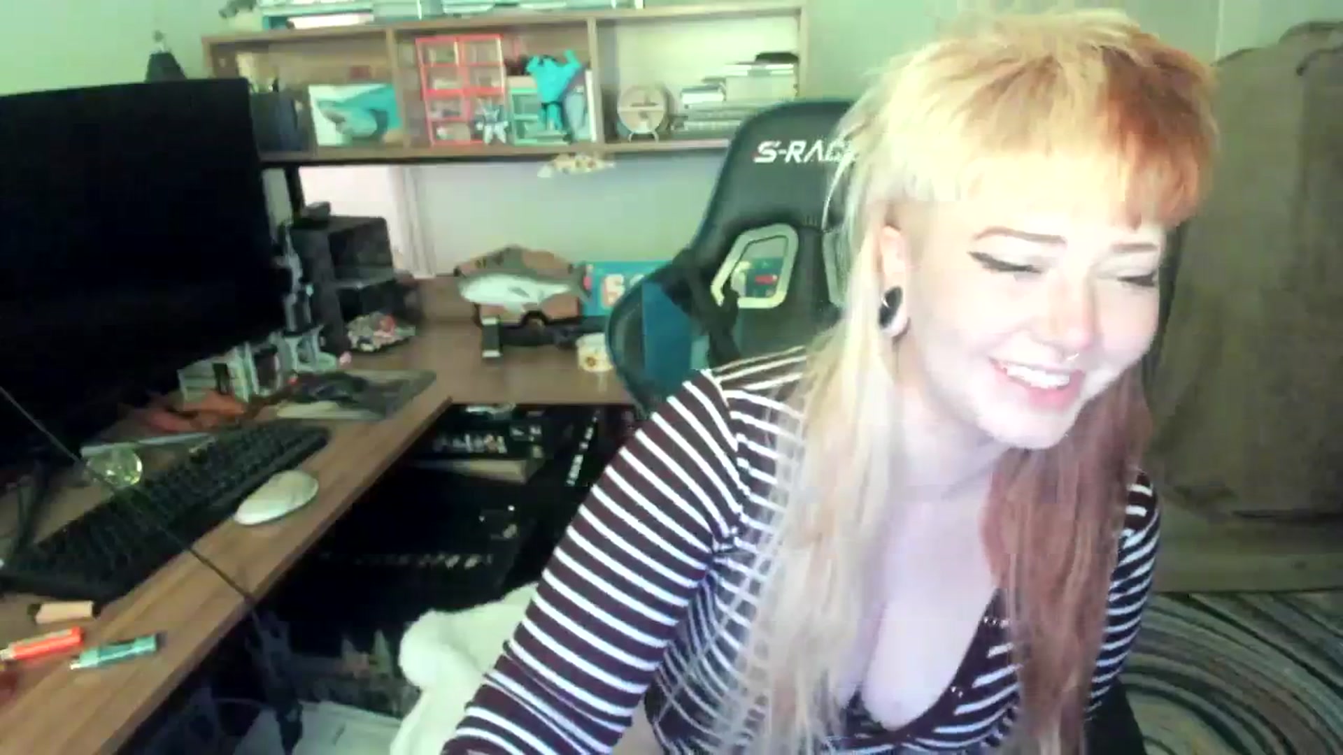 Gallery image thumbnail from SkylarShark's myfreecams stream on, 11/25/2023, 22:24 image 5 of 20