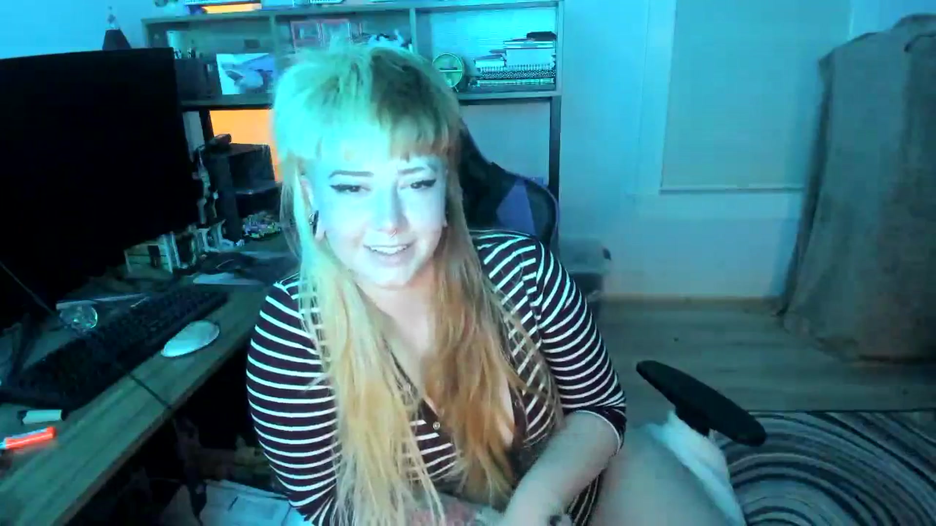 Gallery image thumbnail from SkylarShark's myfreecams stream on, 11/25/2023, 22:24 image 15 of 20
