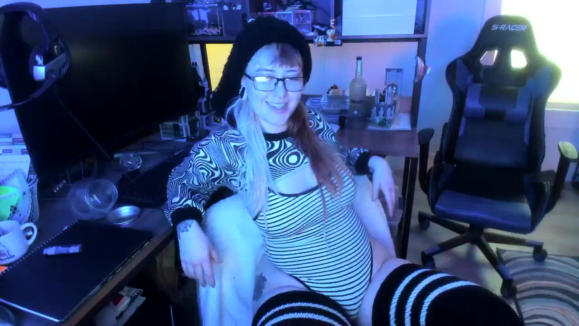Gallery image thumbnail from SkylarShark's myfreecams stream on, 03/29/2024, 16:44 image 16 of 20
