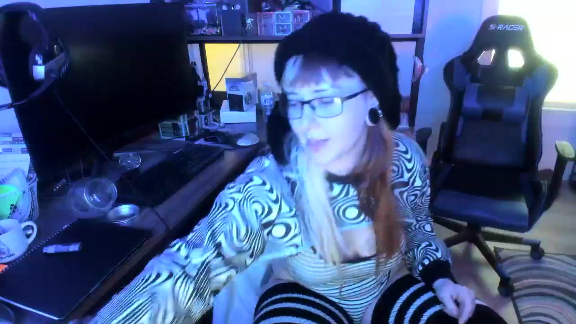 Gallery image thumbnail from SkylarShark's myfreecams stream on, 03/29/2024, 16:44 image 17 of 20