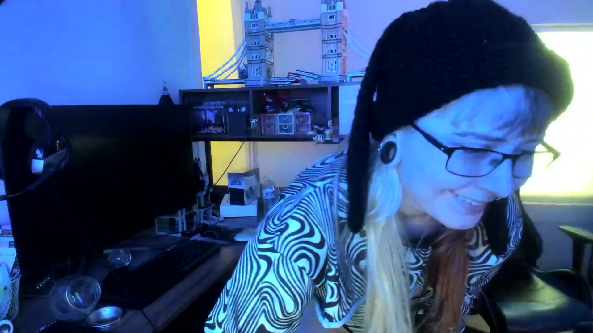 Gallery image thumbnail from SkylarShark's myfreecams stream on, 03/29/2024, 16:44 image 8 of 20