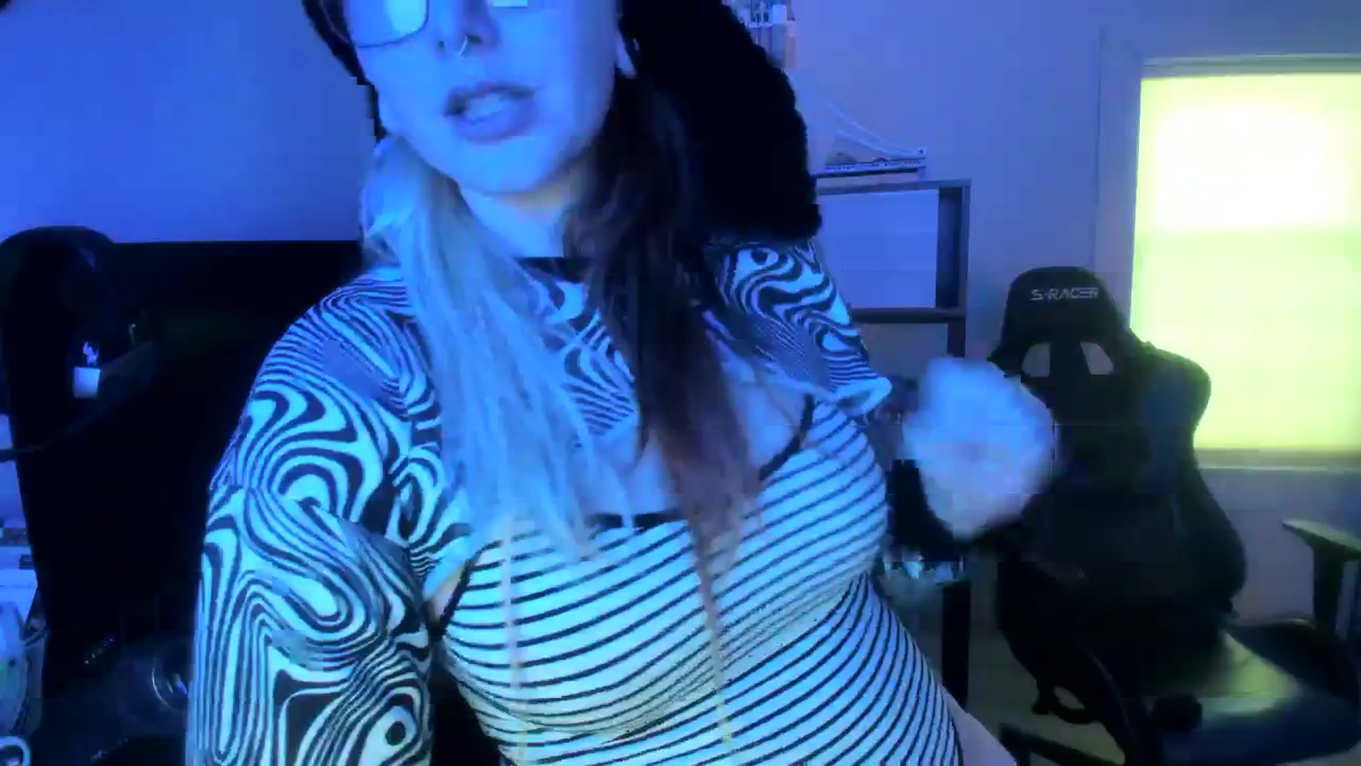 Gallery image thumbnail from SkylarShark's myfreecams stream on, 03/29/2024, 16:44 image 3 of 20