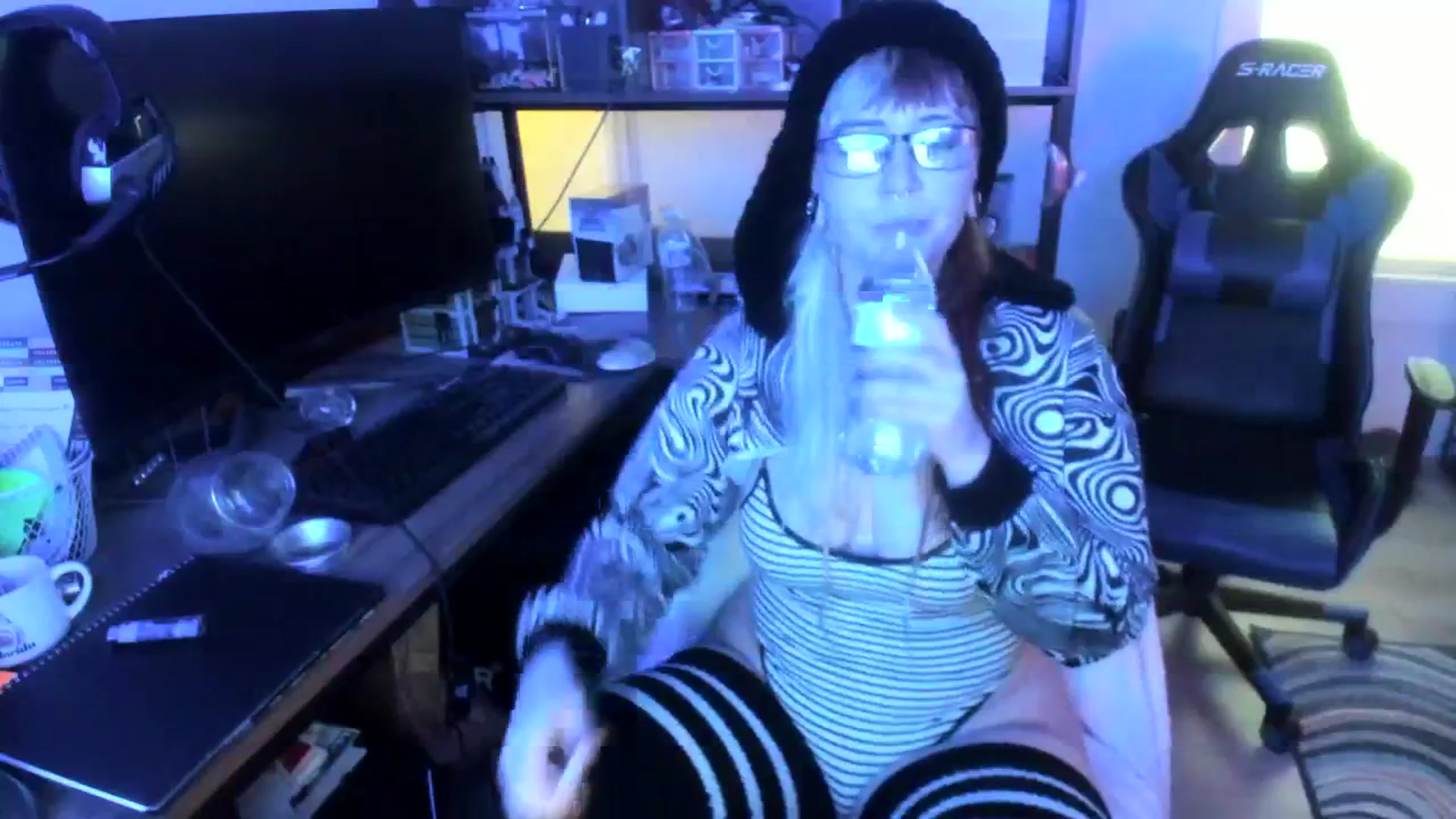 Gallery image thumbnail from SkylarShark's myfreecams stream on, 03/29/2024, 16:44 image 15 of 20