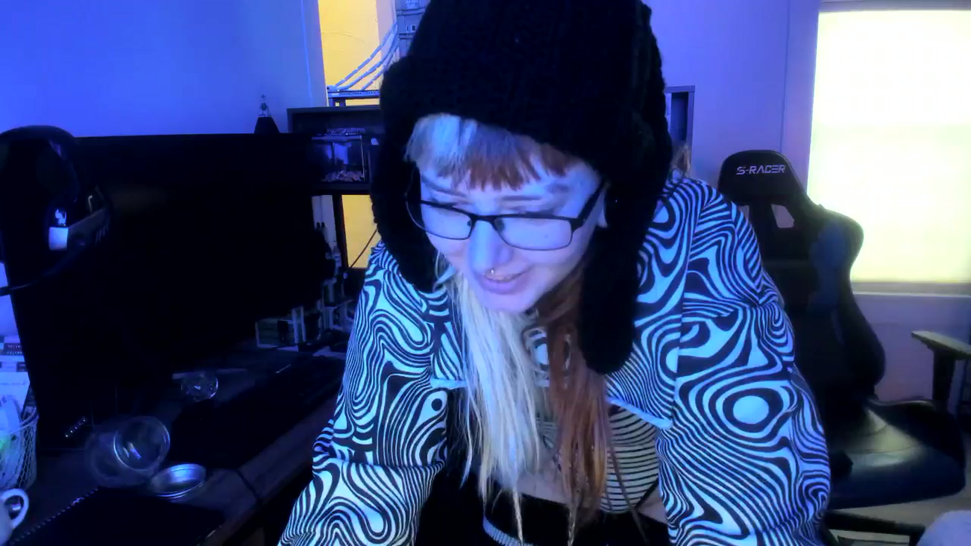 Gallery image thumbnail from SkylarShark's myfreecams stream on, 03/29/2024, 16:44 image 1 of 20